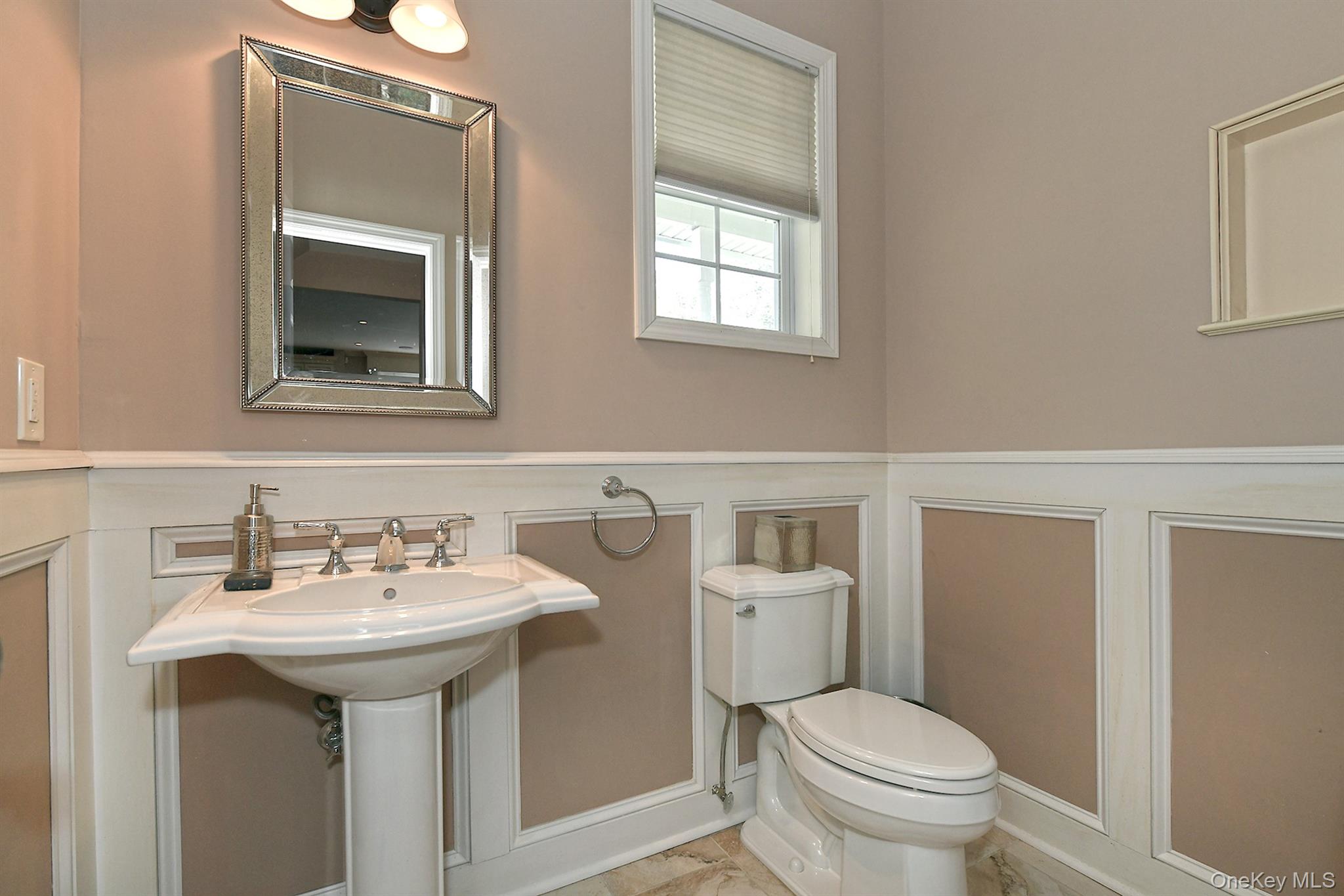 #16 photo, 11 Spring Court, Huntington , NY 11743