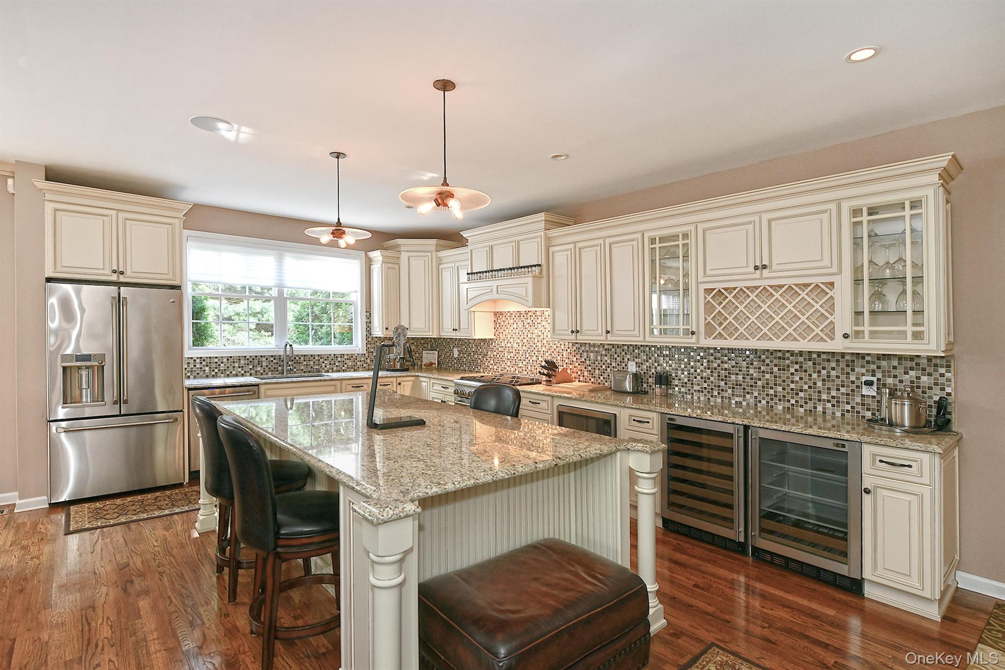 #17 photo, 11 Spring Court, Huntington , NY 11743