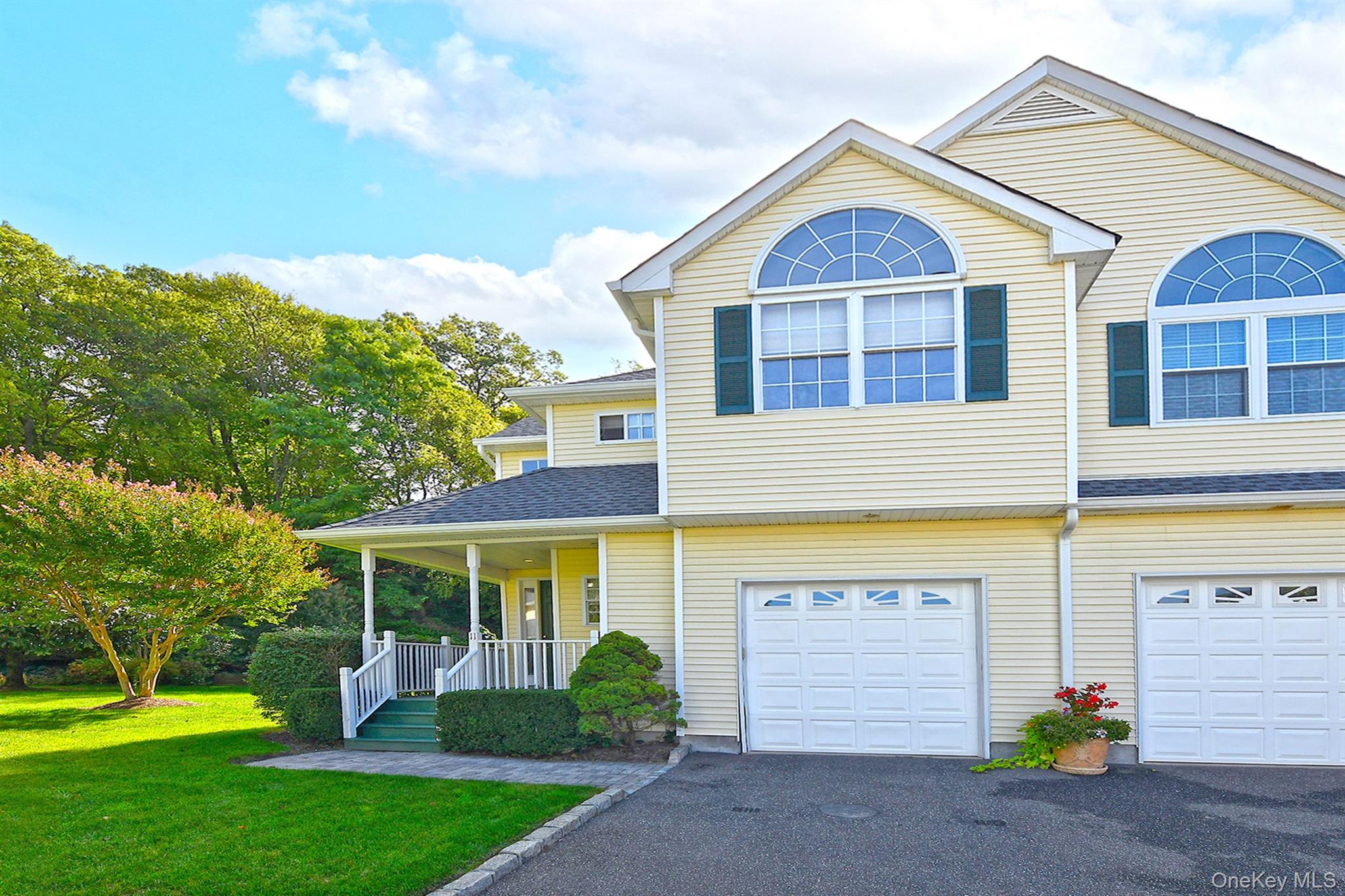 #2 photo, 11 Spring Court, Huntington , NY 11743