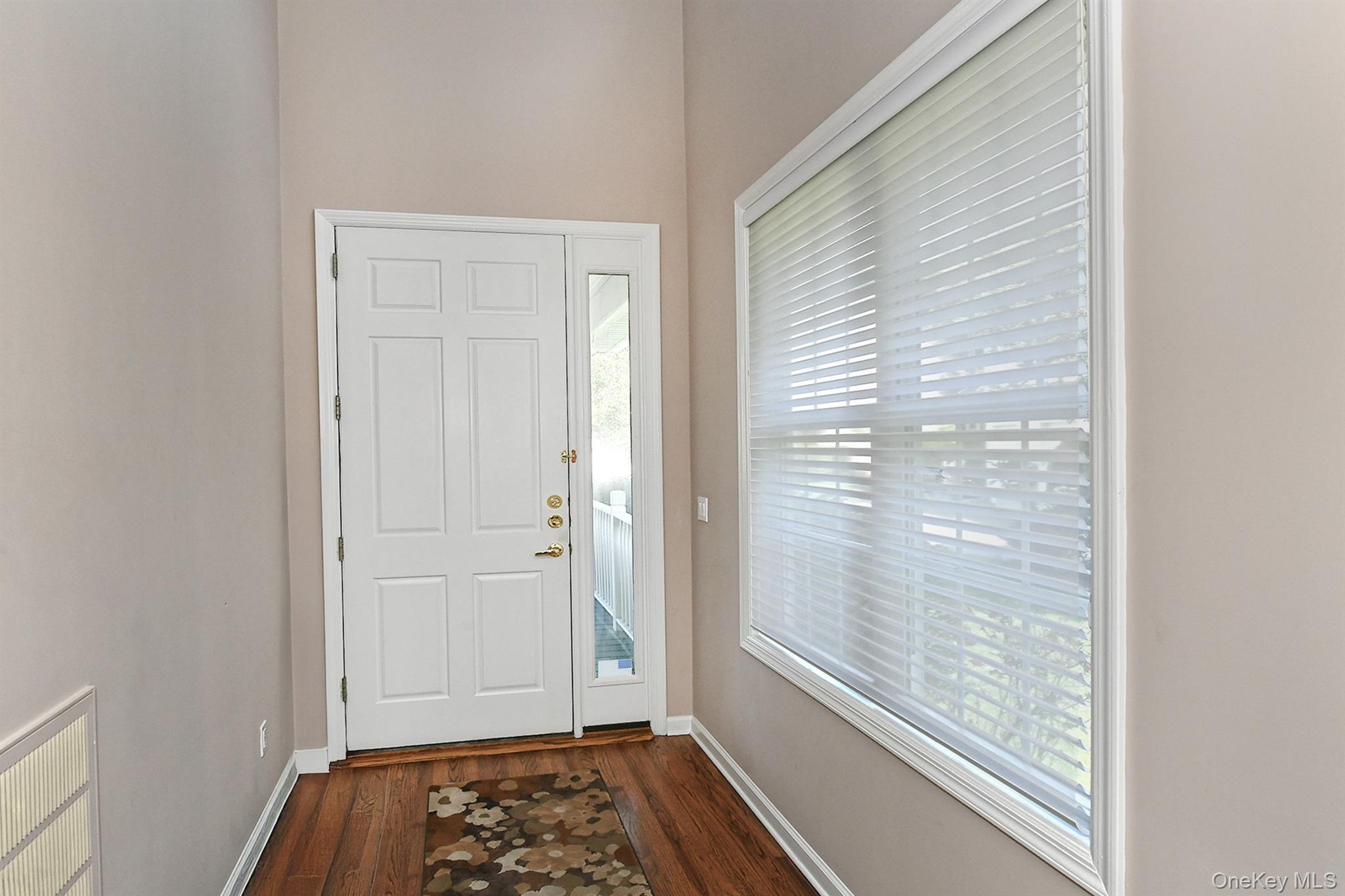 #6 photo, 11 Spring Court, Huntington , NY 11743