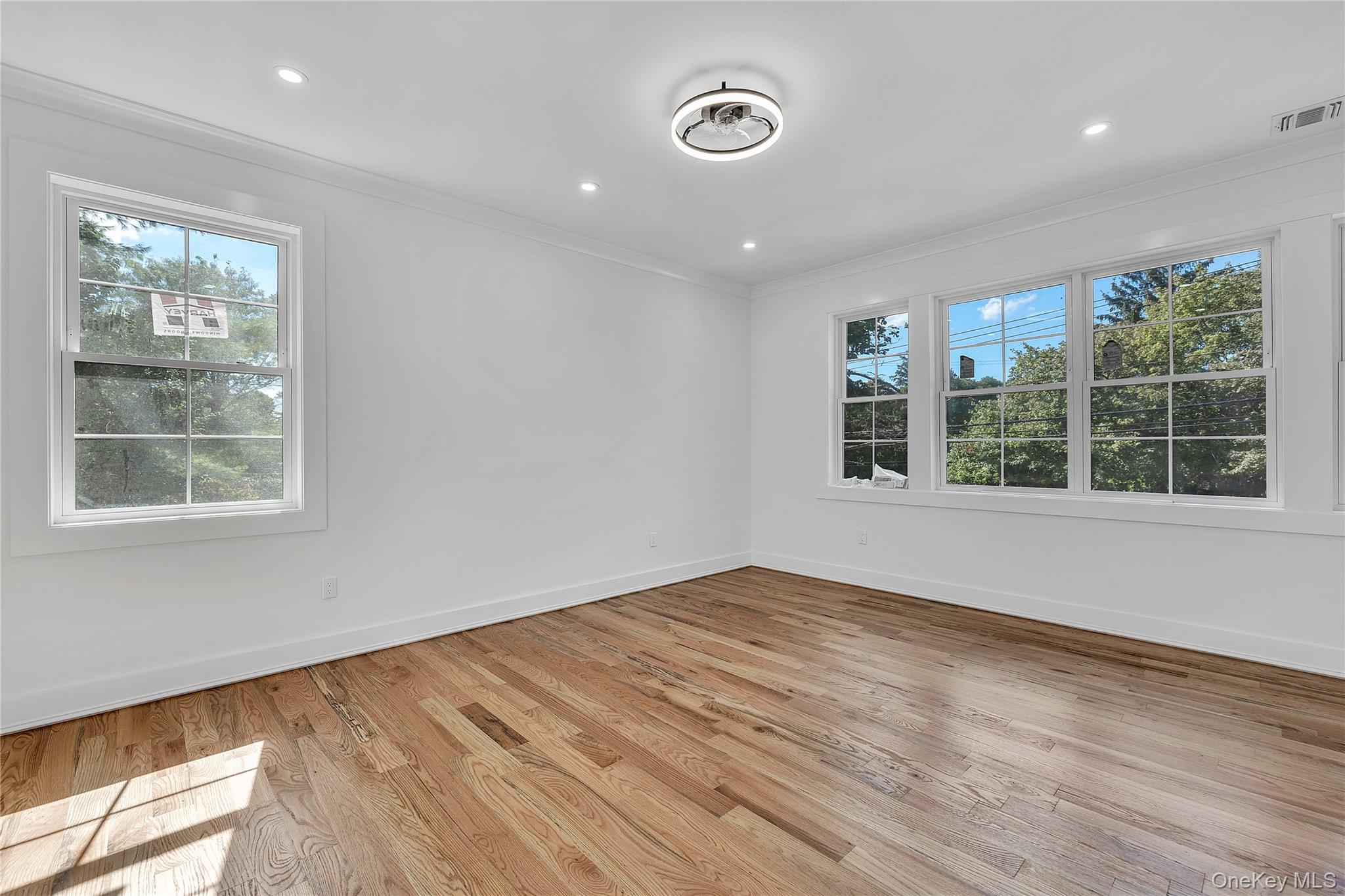 #18 photo, 1130 Carlls Straight Path, Dix Hills , NY 11746