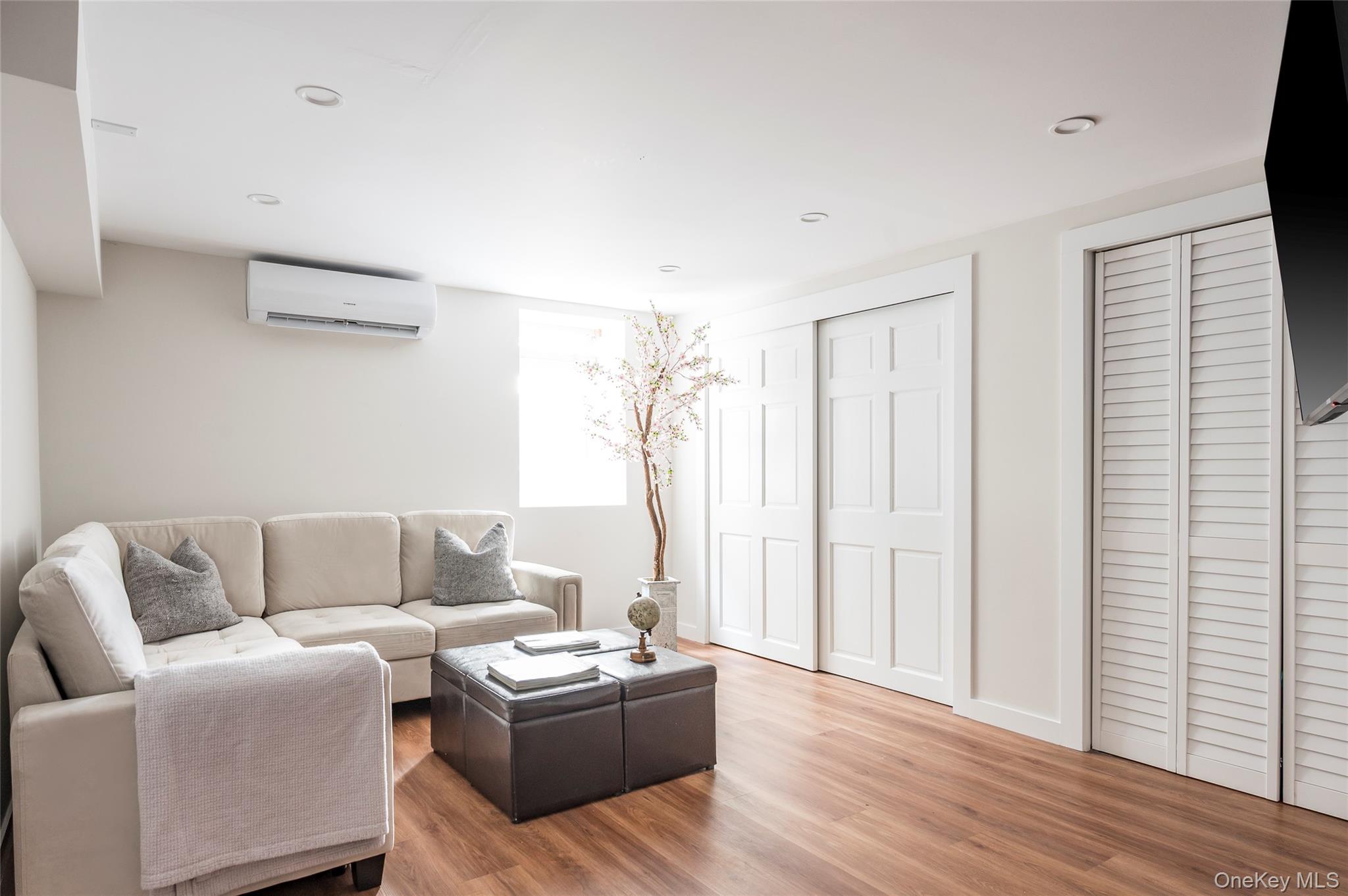 #15 photo, 66 School Street, サフォーク郡 Hampton Bays , NY 11946