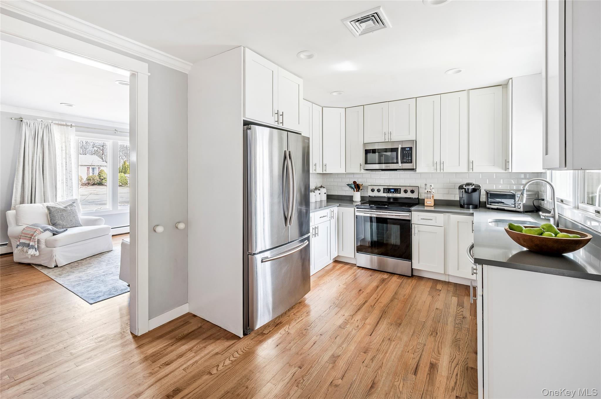 #5 photo, 66 School Street, サフォーク郡 Hampton Bays , NY 11946