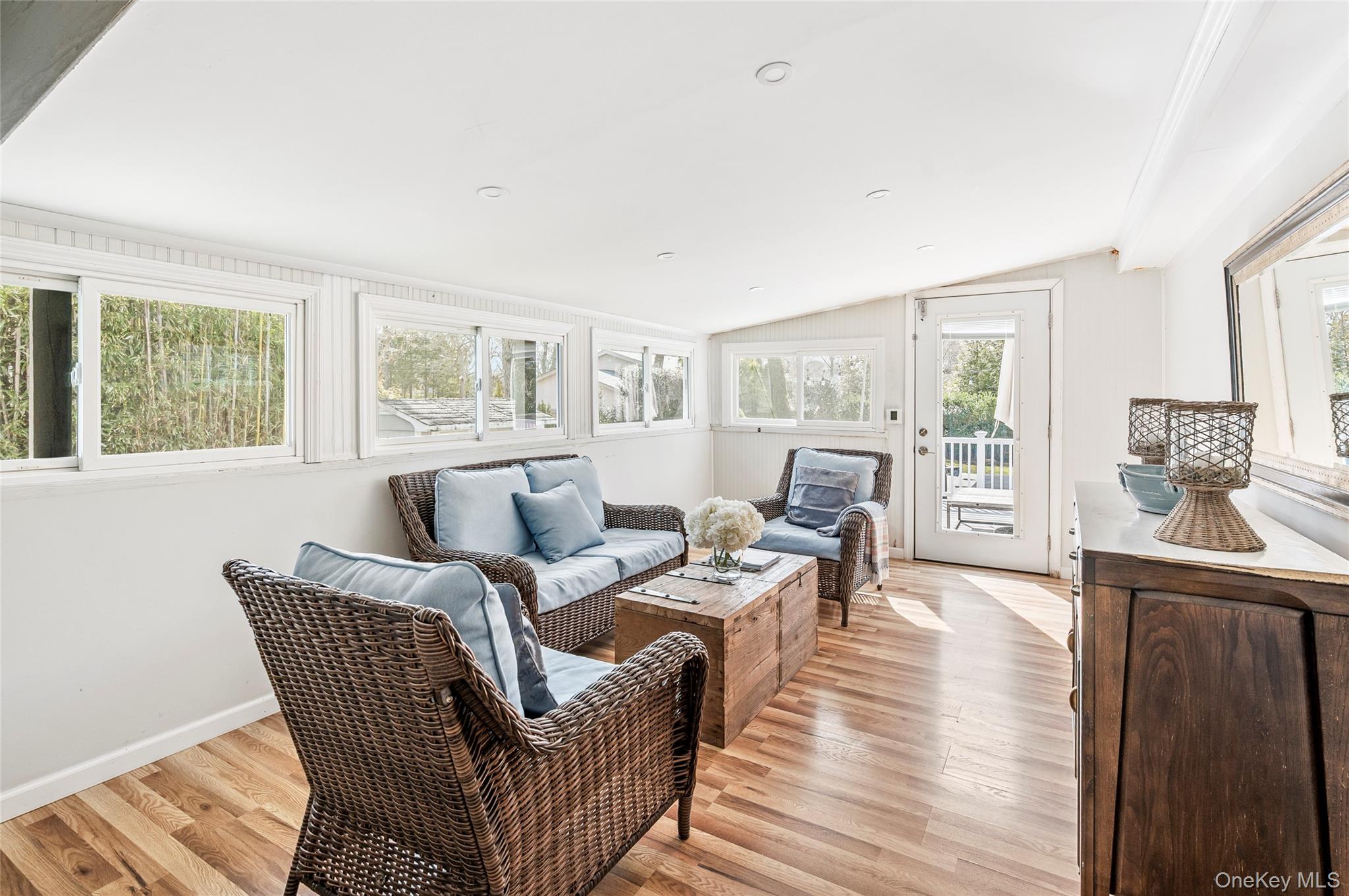 #7 photo, 66 School Street, サフォーク郡 Hampton Bays , NY 11946