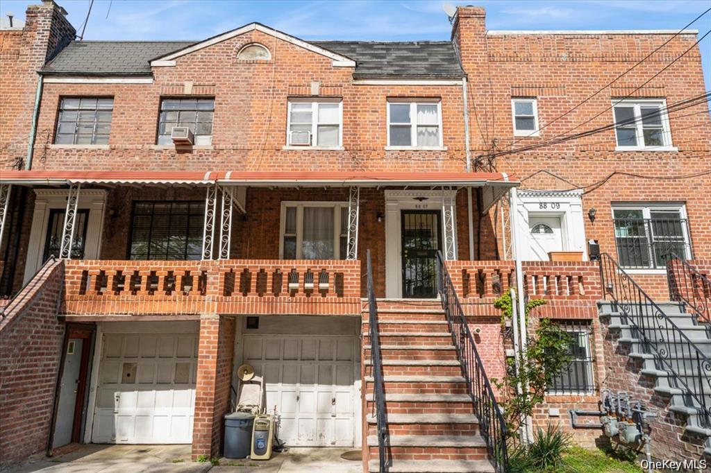 #1 photo, 88-07 208th Street, كوينز Queens Village , NY 11427