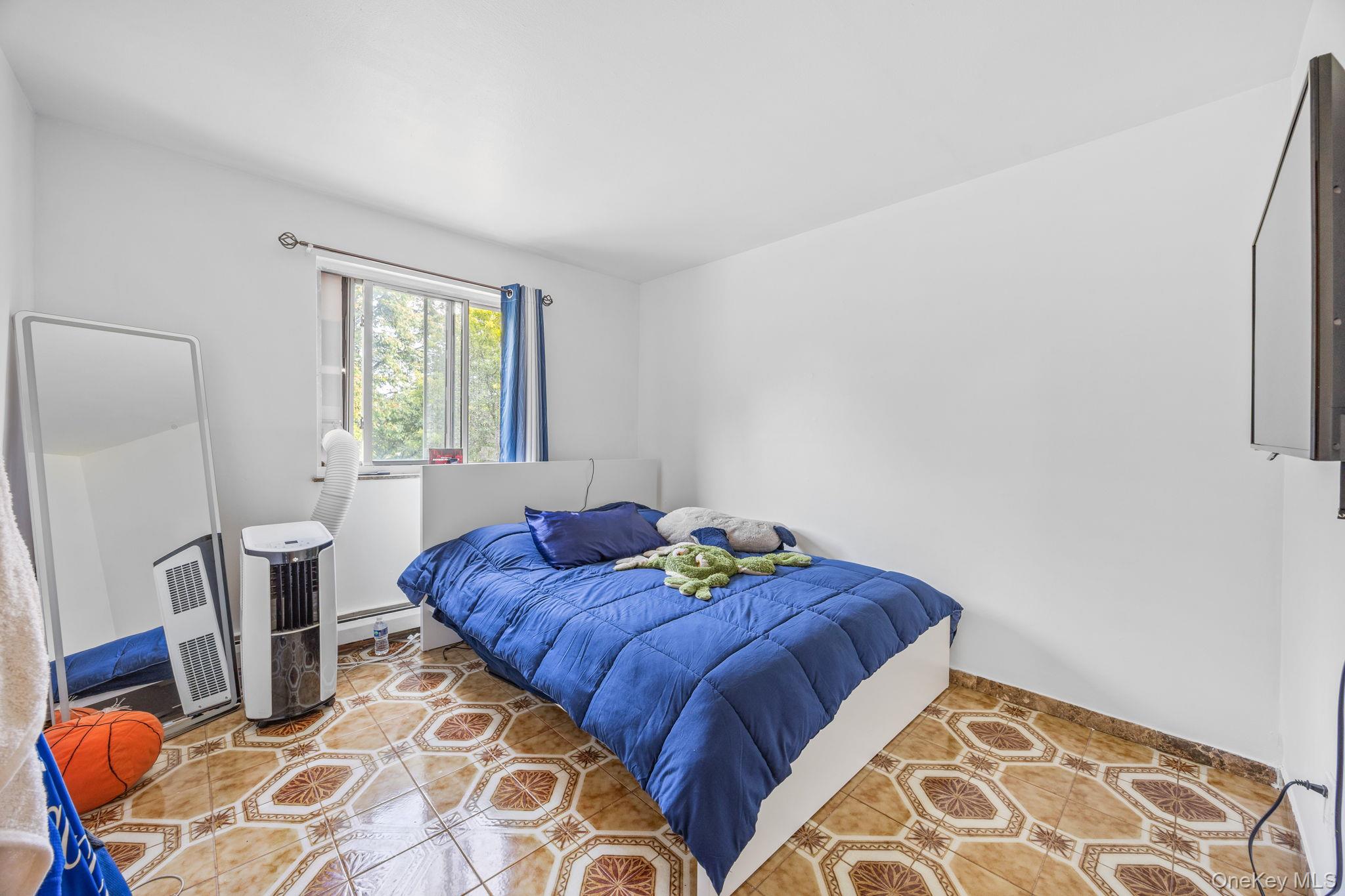 #15 photo, 7521 Caldwell Avenue, Middle Village , NY 11379