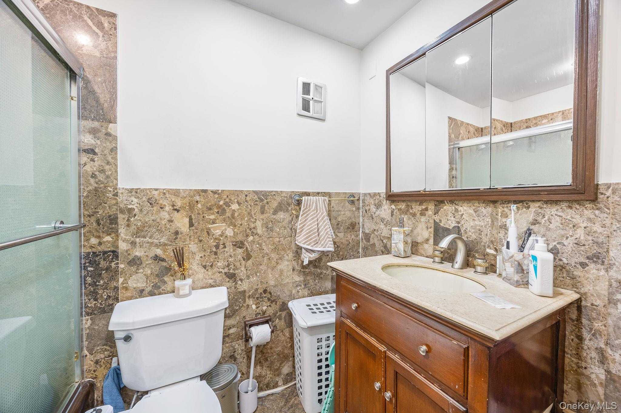 #19 photo, 7521 Caldwell Avenue, Middle Village , NY 11379