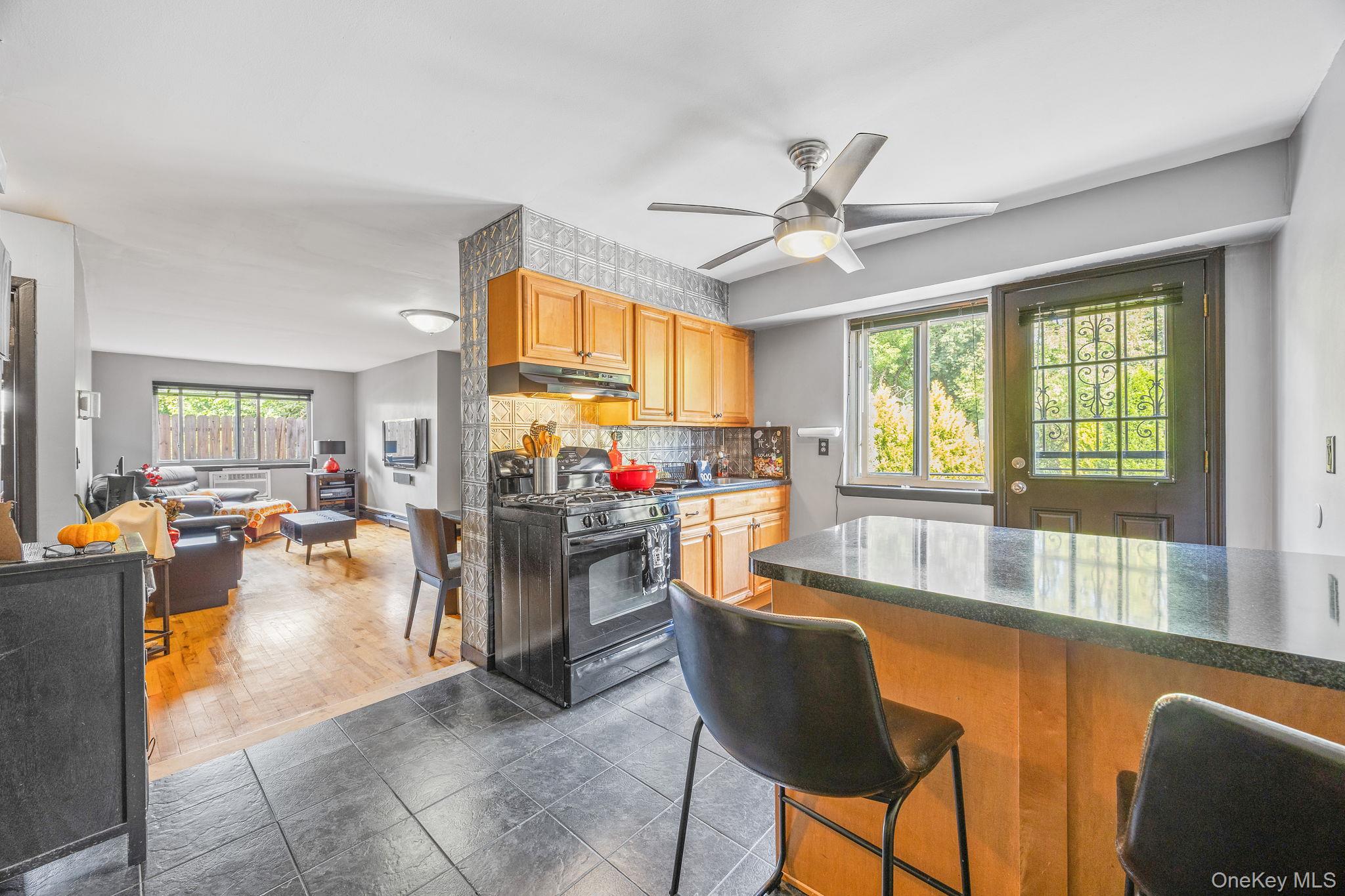 #5 photo, 7521 Caldwell Avenue, Middle Village , NY 11379