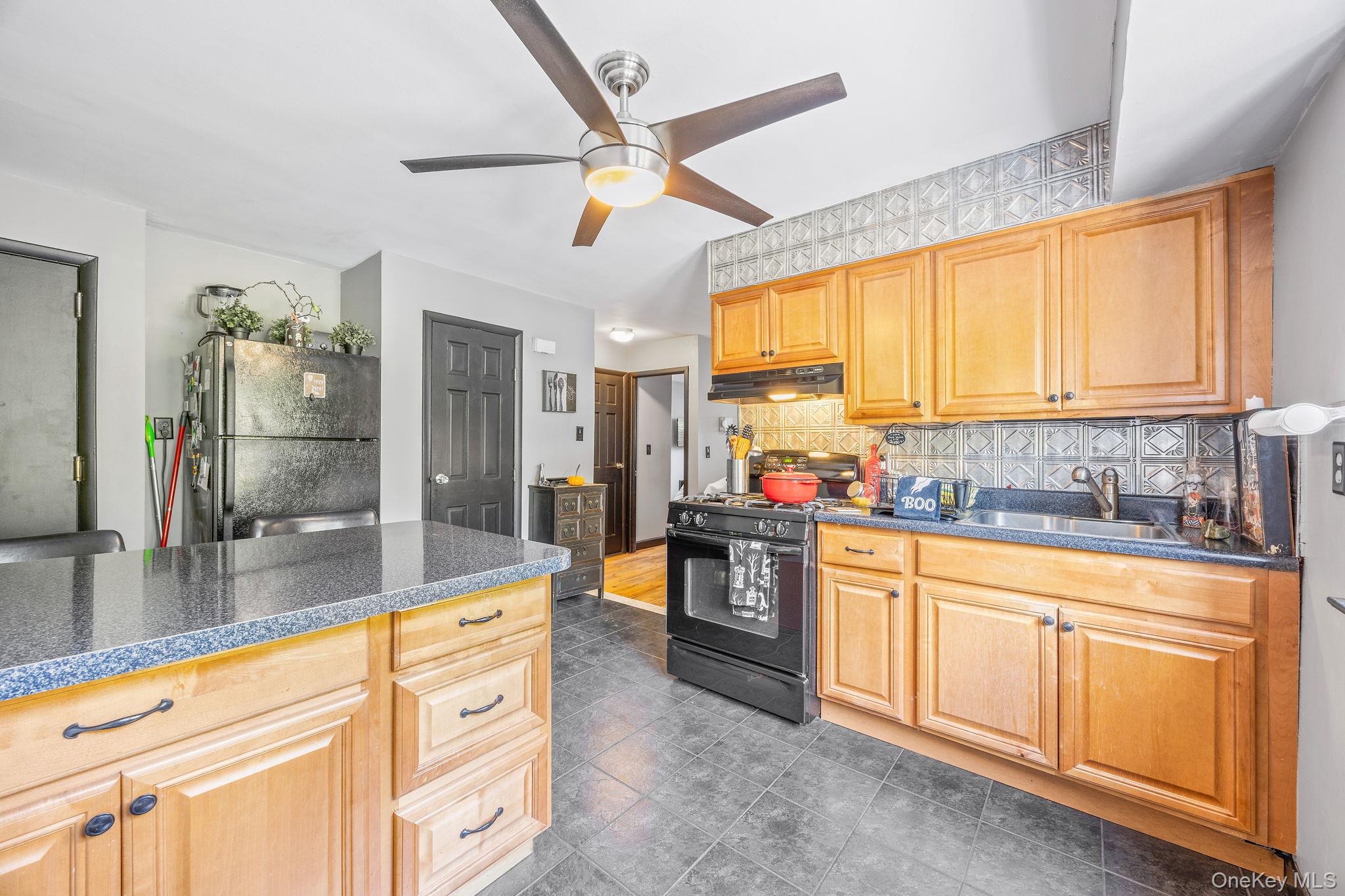 #6 photo, 7521 Caldwell Avenue, Middle Village , NY 11379