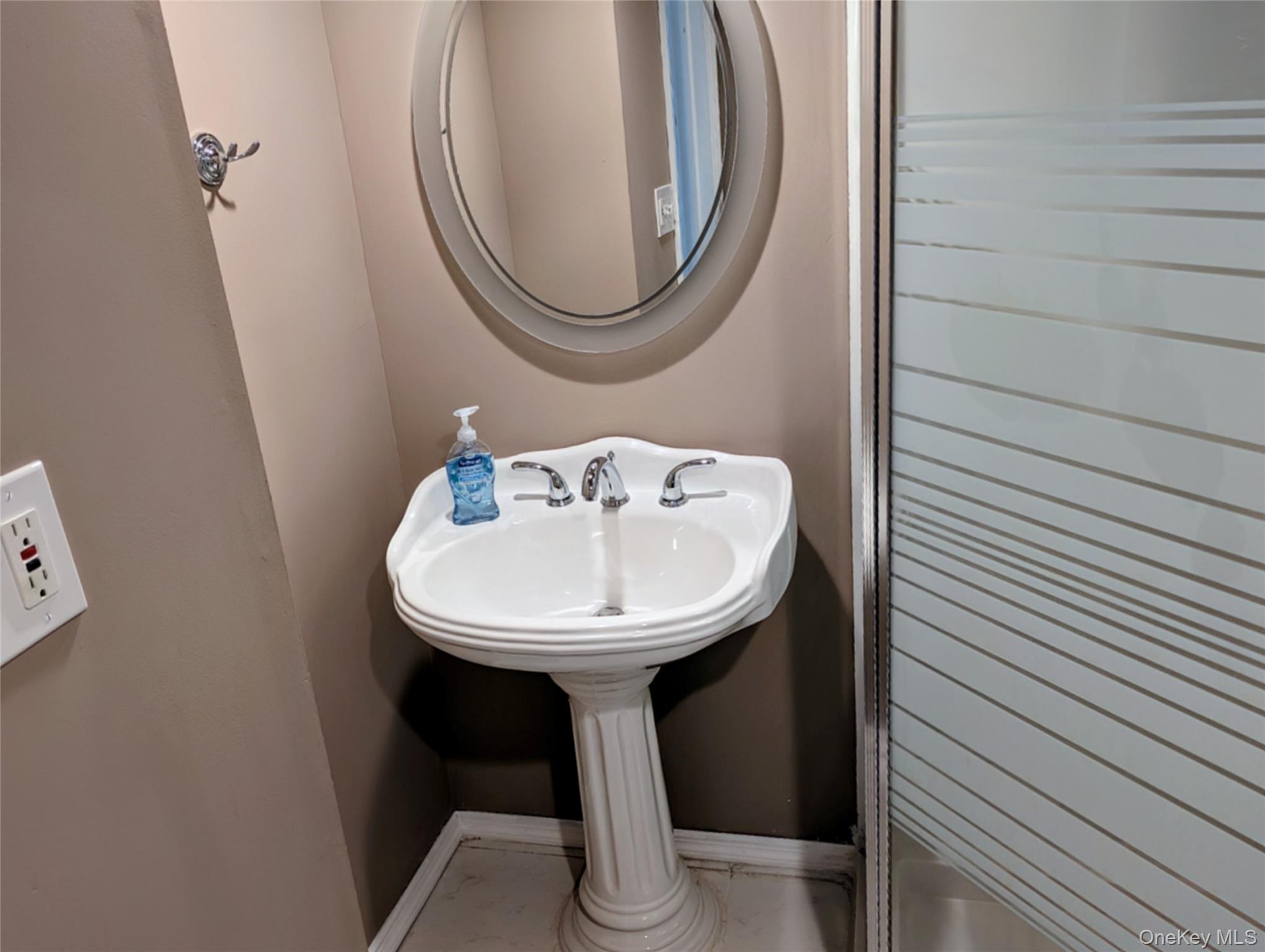 #12 photo, 139 Pine Neck Avenue, サフォーク郡 East Patchogue , NY 11772