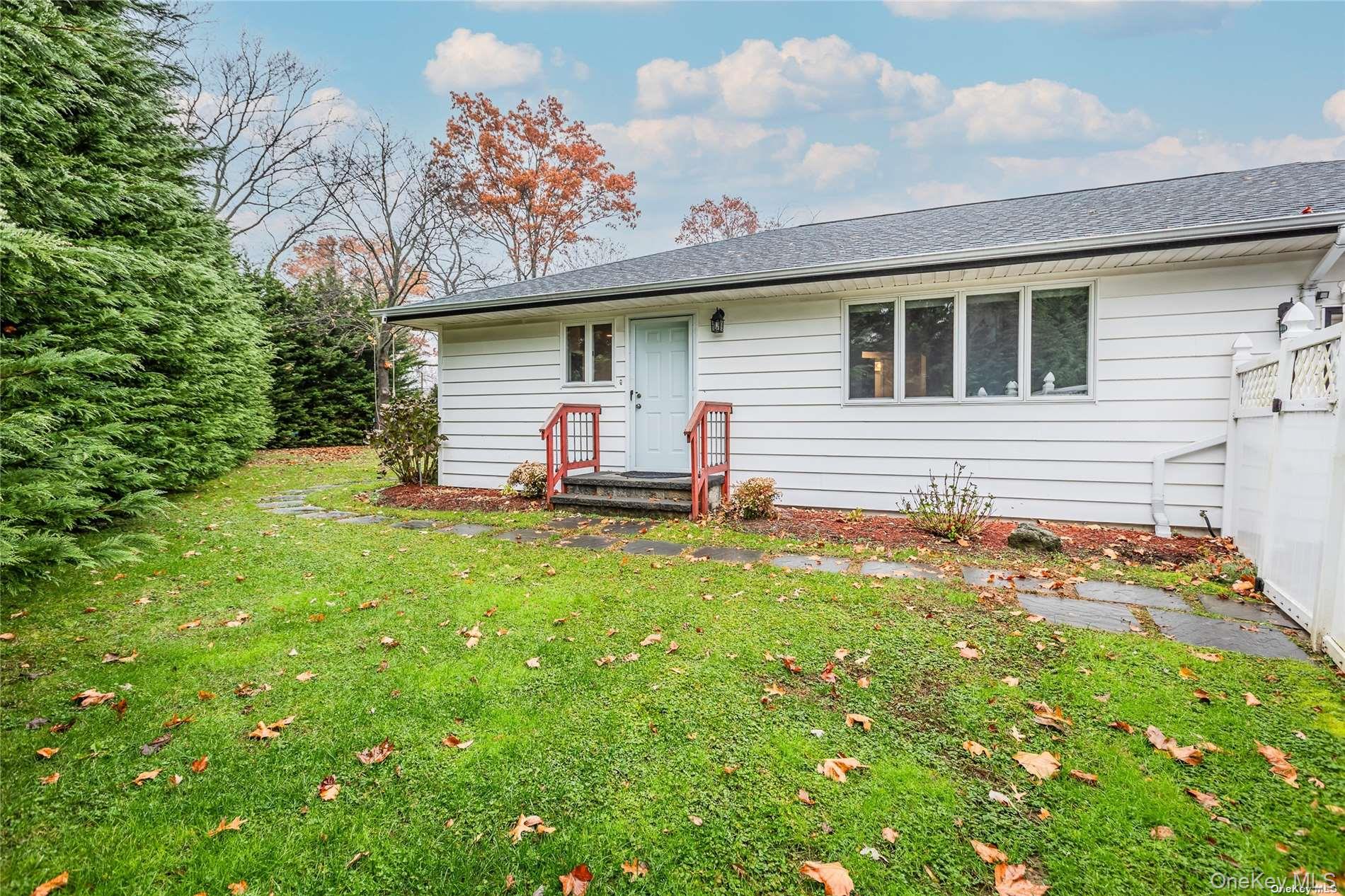 #1 photo, 4 Fenway Drive, 东长岛 East Northport , NY 11731