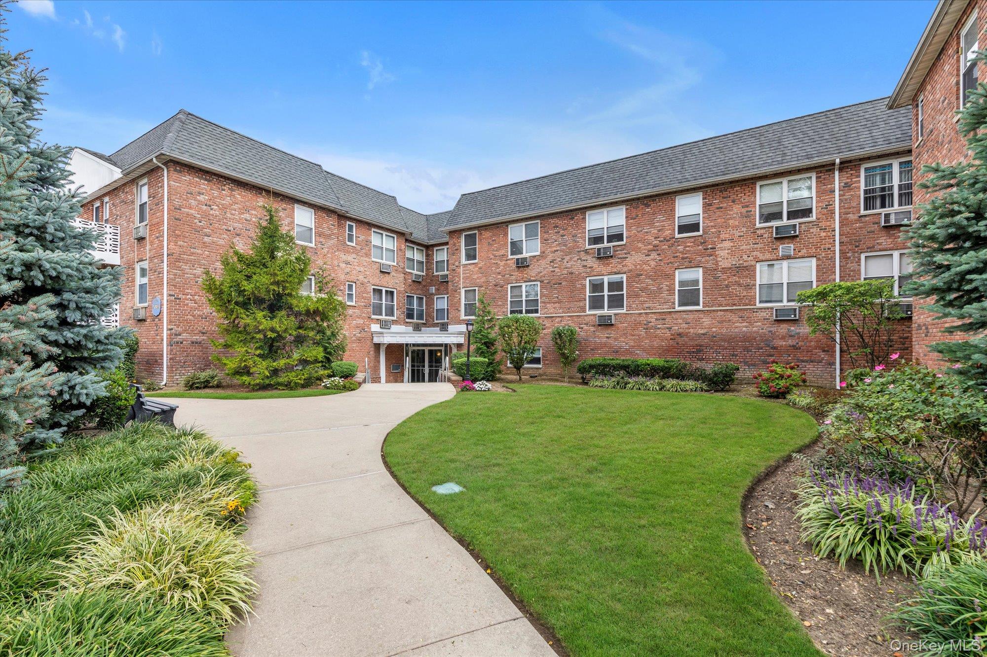 #2 photo, 2 Fowler Avenue, Lynbrook , NY 11563