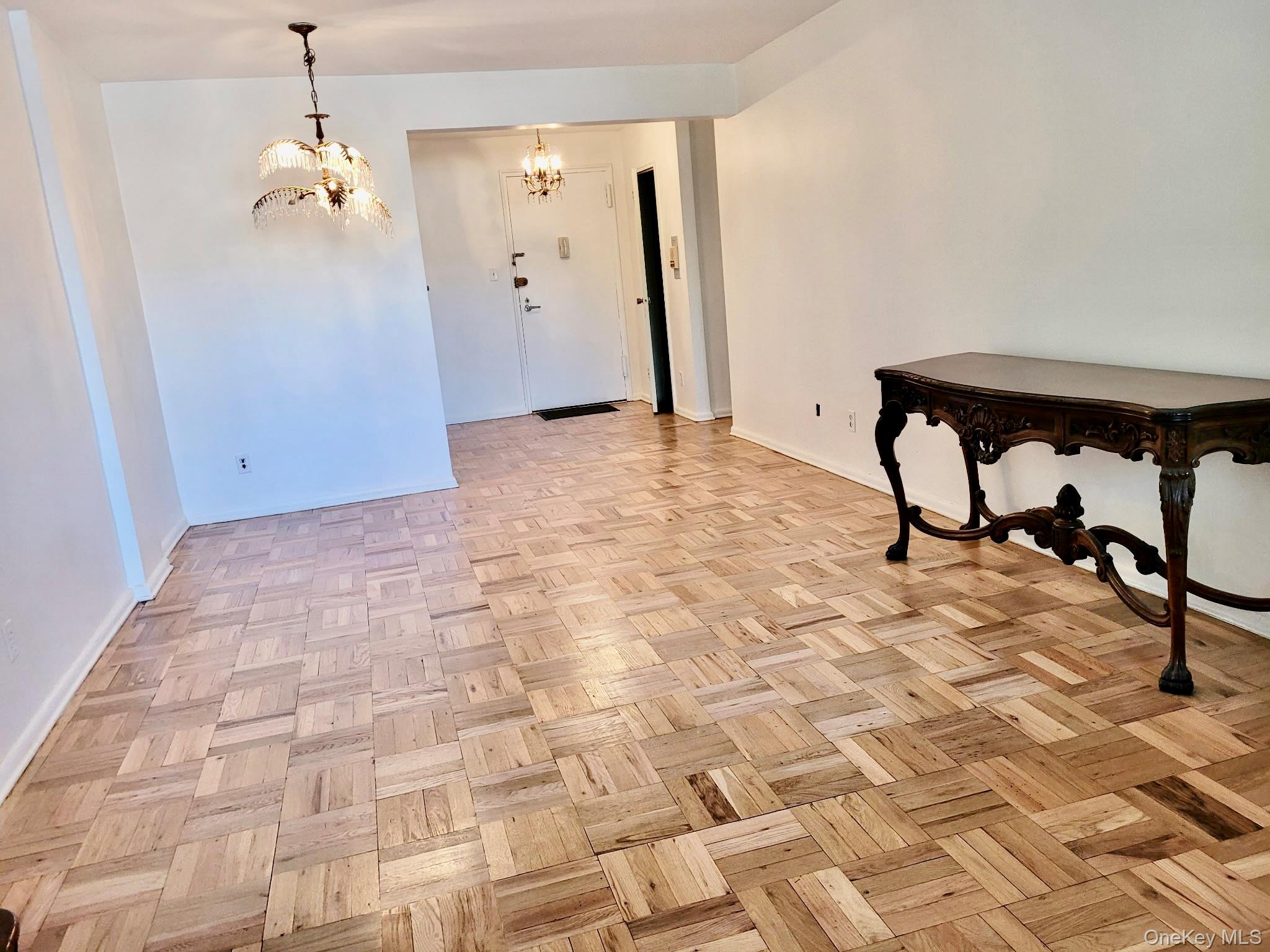 #5 photo, 315 Atlantic Avenue, East Rockaway , NY 11518