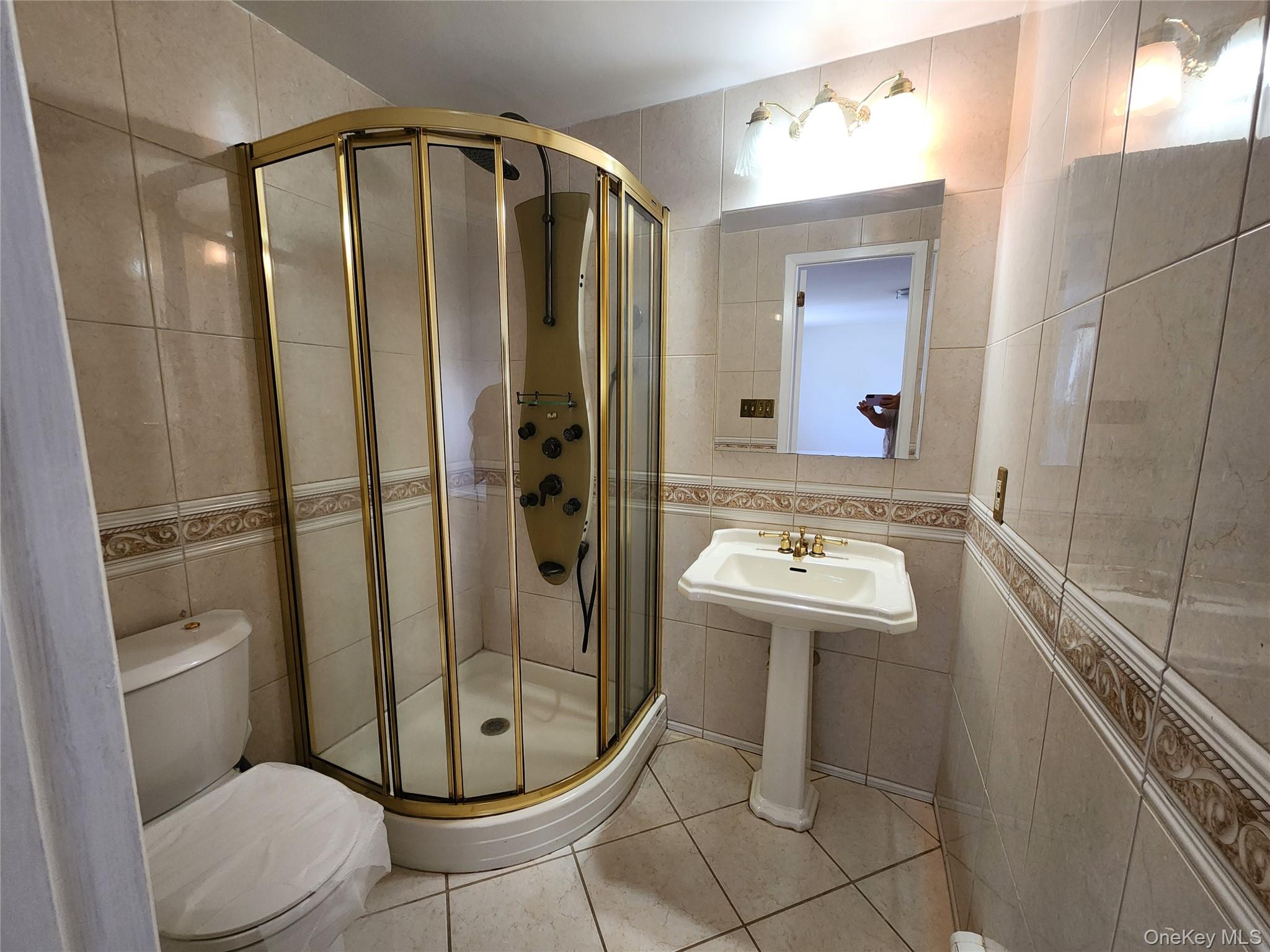 #11 photo, 55 Holiday Park Drive, サフォーク郡 Centereach , NY 11720