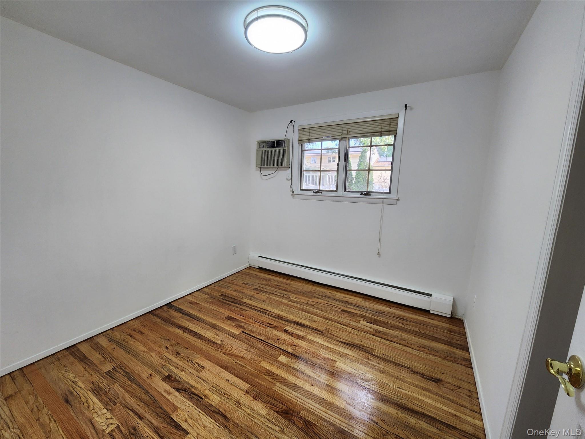 #9 photo, 55 Holiday Park Drive, サフォーク郡 Centereach , NY 11720