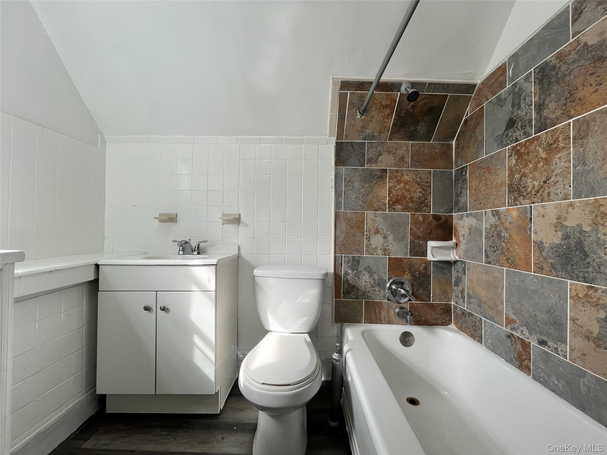 #2 photo, 194 Summit Avenue, Mount Vernon , NY 10550