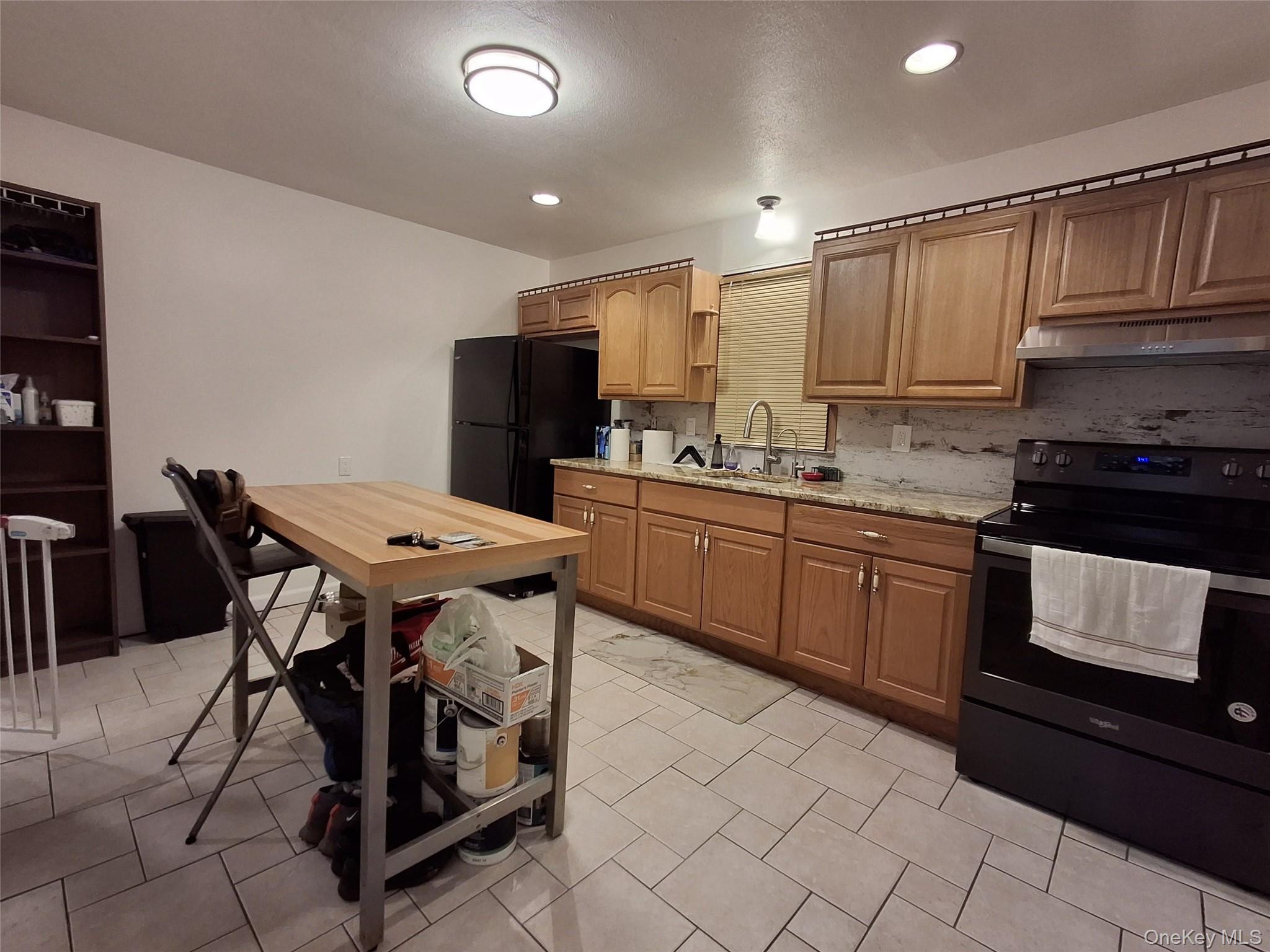 #1 photo, 1088 Park Avenue, Huntington , NY 11743