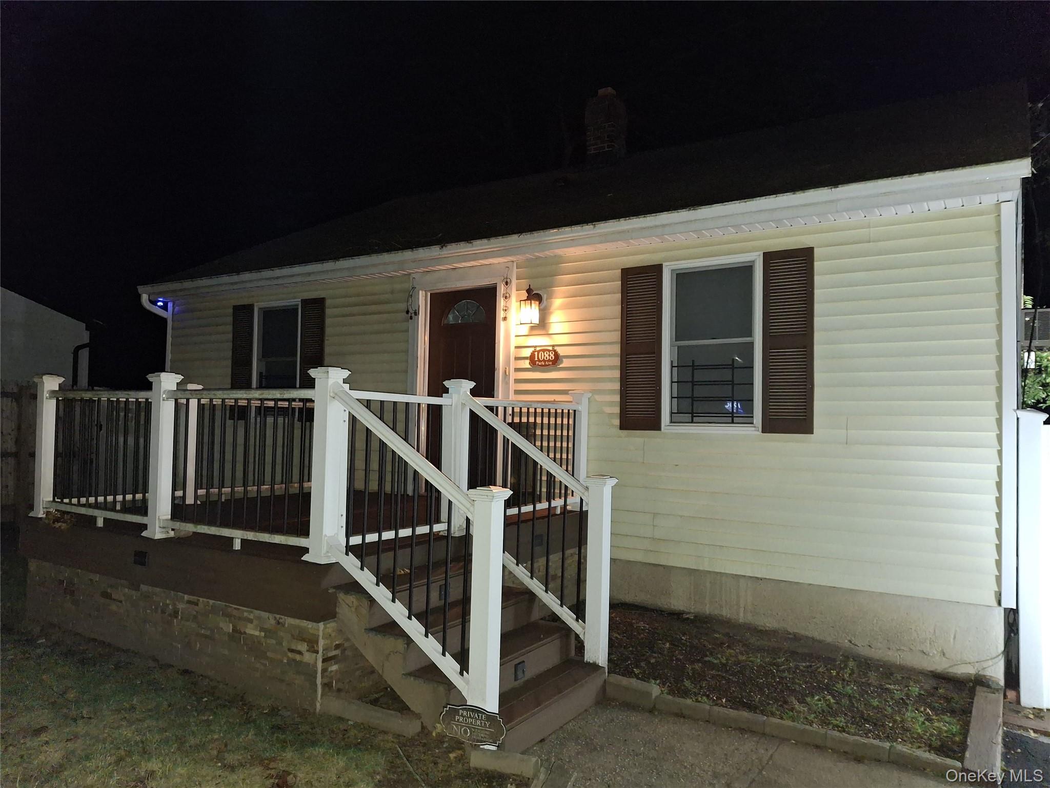 #6 photo, 1088 Park Avenue, Huntington , NY 11743