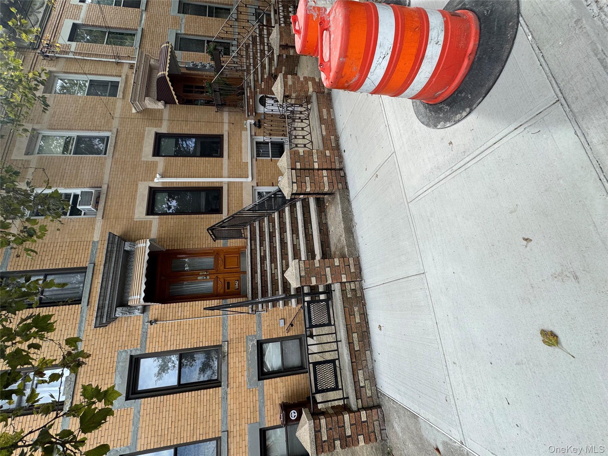 #12 photo, 5942 Grove Street, クイーンズ区 Ridgewood , NY 11385