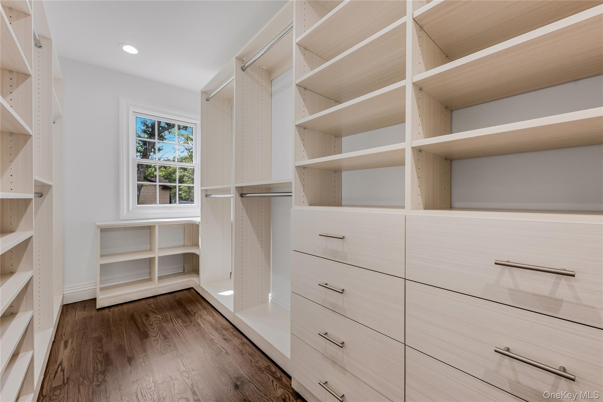 #13 photo, 15 Southwick Court, Plainview , NY 11803