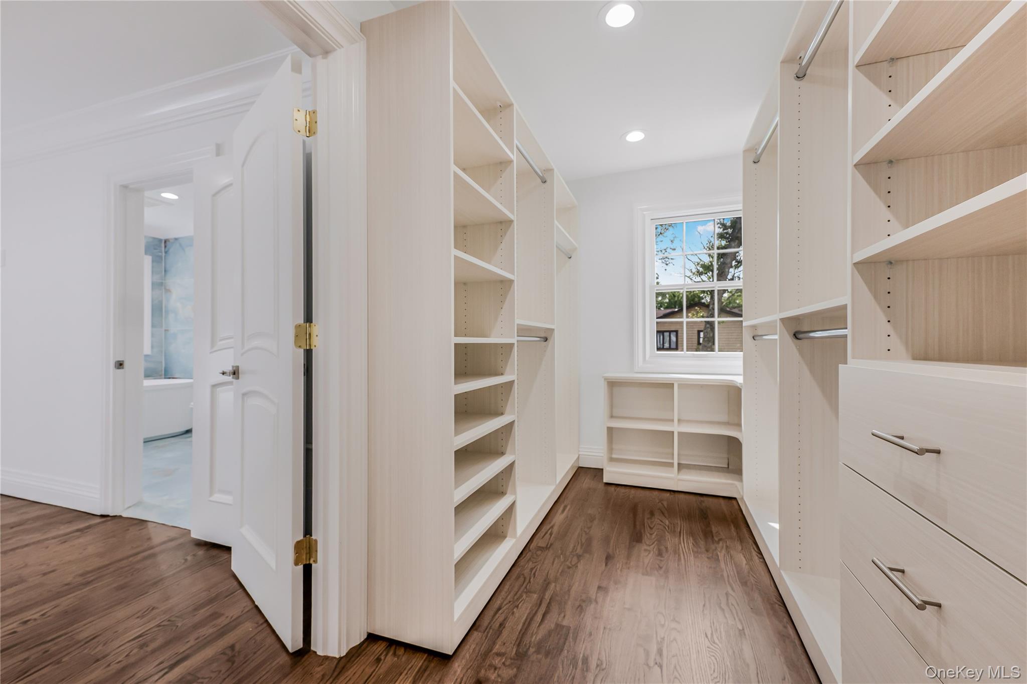 #14 photo, 15 Southwick Court, Plainview , NY 11803