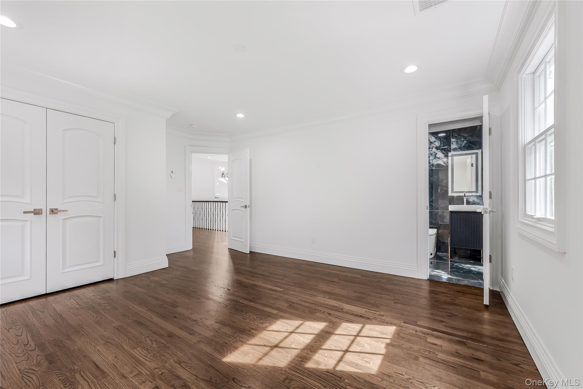 #19 photo, 15 Southwick Court, Plainview , NY 11803