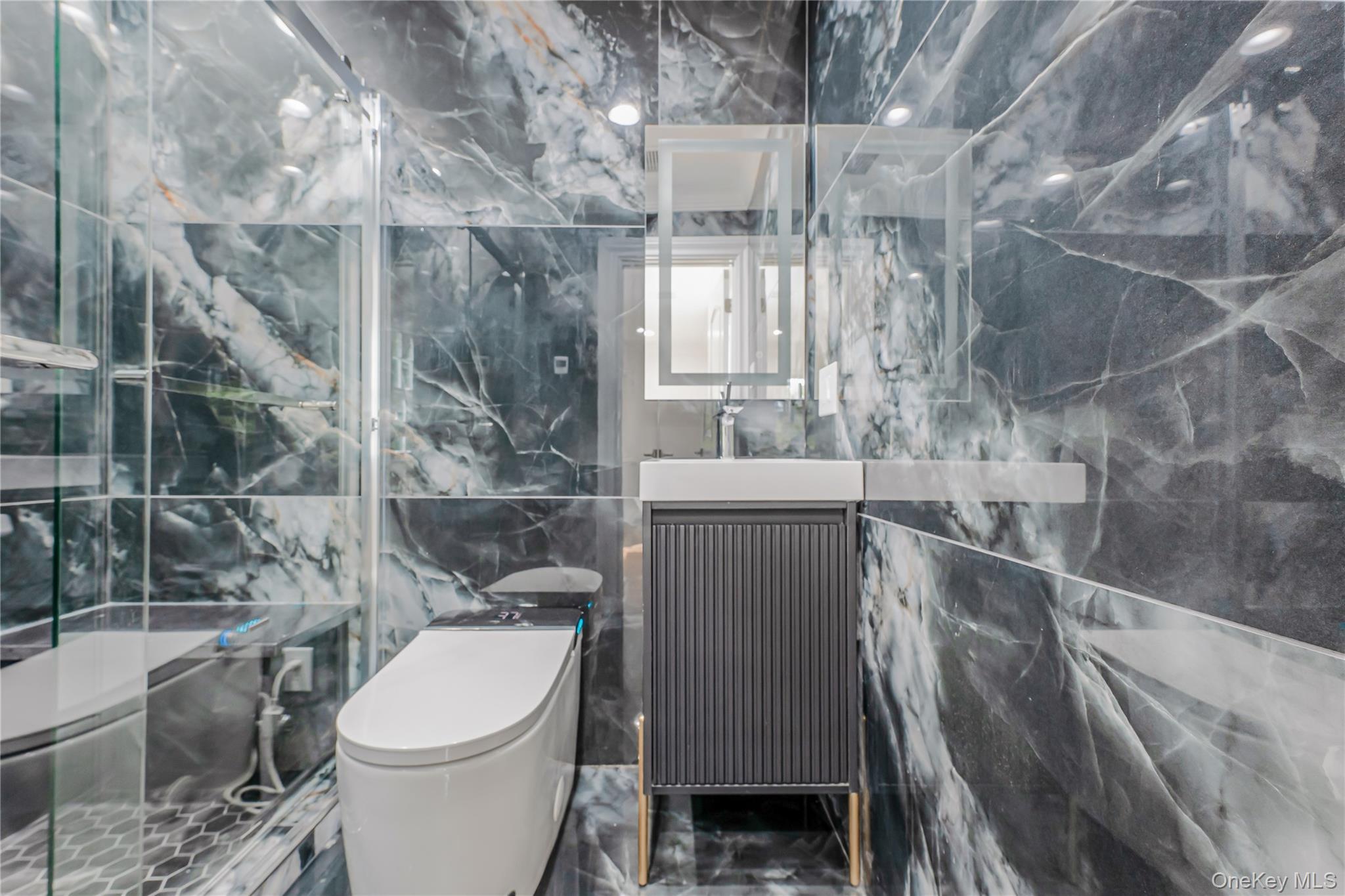 #20 photo, 15 Southwick Court, Plainview , NY 11803