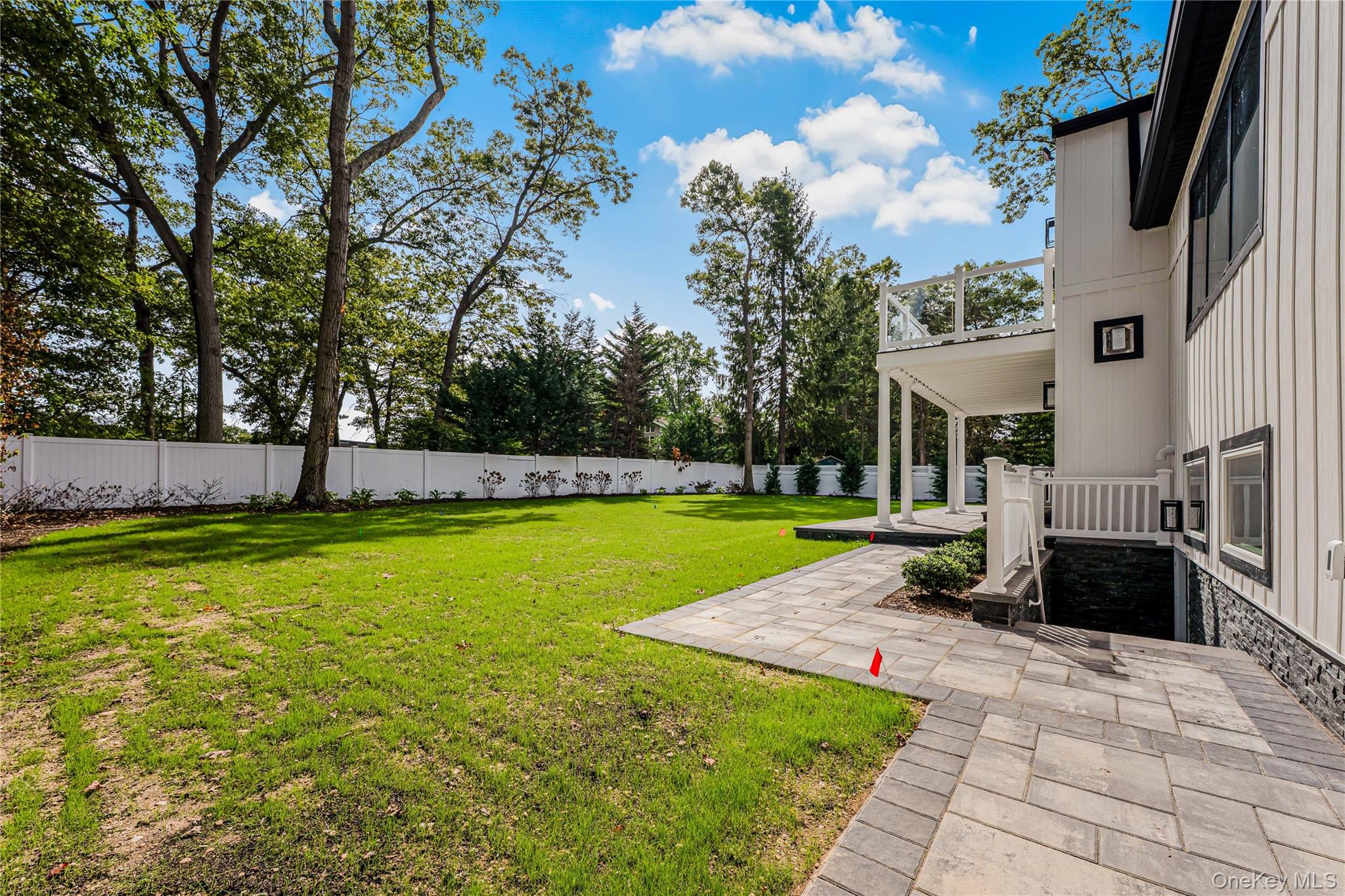 #8 photo, 15 Southwick Court, Plainview , NY 11803