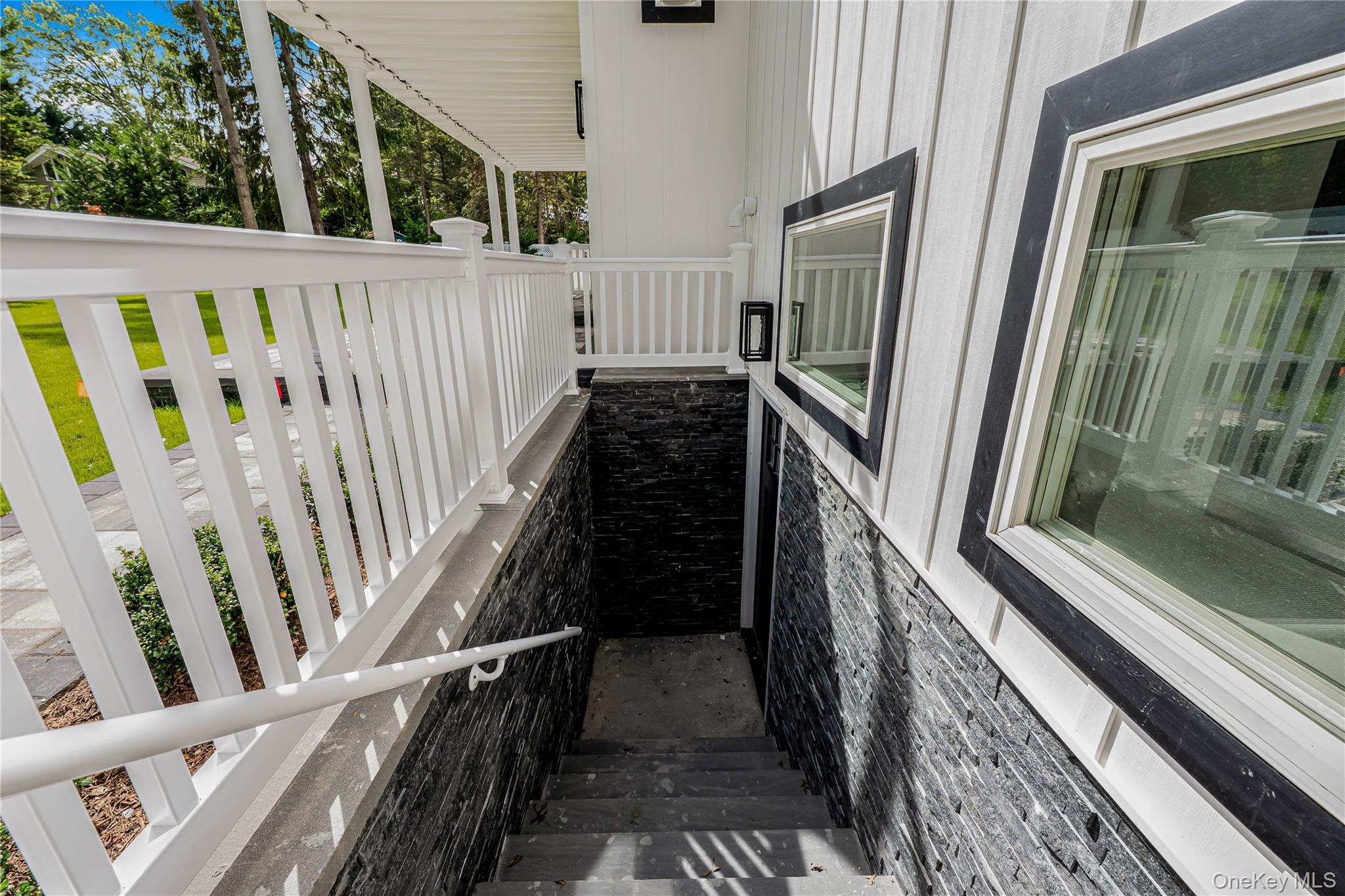 #9 photo, 15 Southwick Court, Plainview , NY 11803