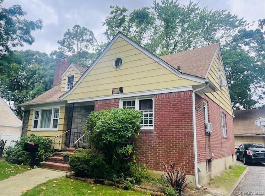 #1 photo, 114 Camdike St, Valley Stream , NY 11580