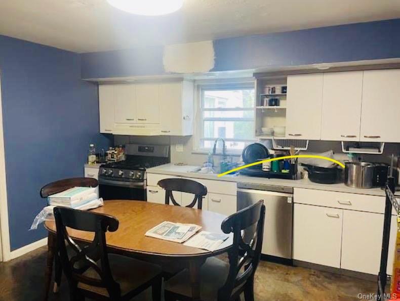 #3 photo, 114 Camdike St, Valley Stream , NY 11580