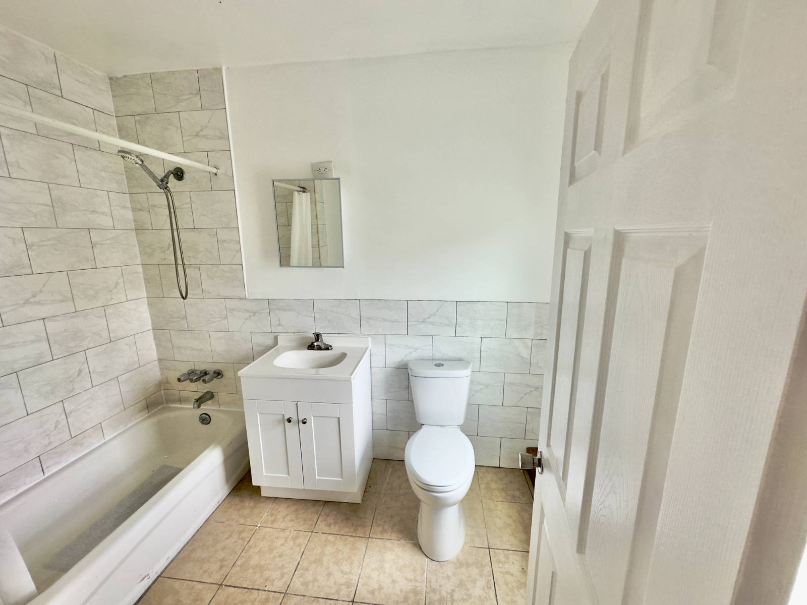 #10 photo, 104 Henry St, #2L, Inwood , NY 11096