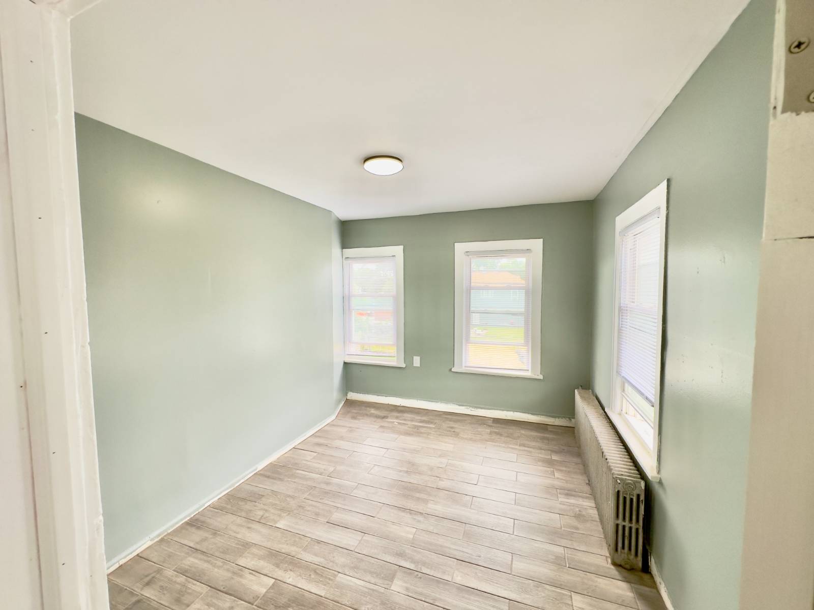 #5 photo, 104 Henry St, #2L, Inwood , NY 11096