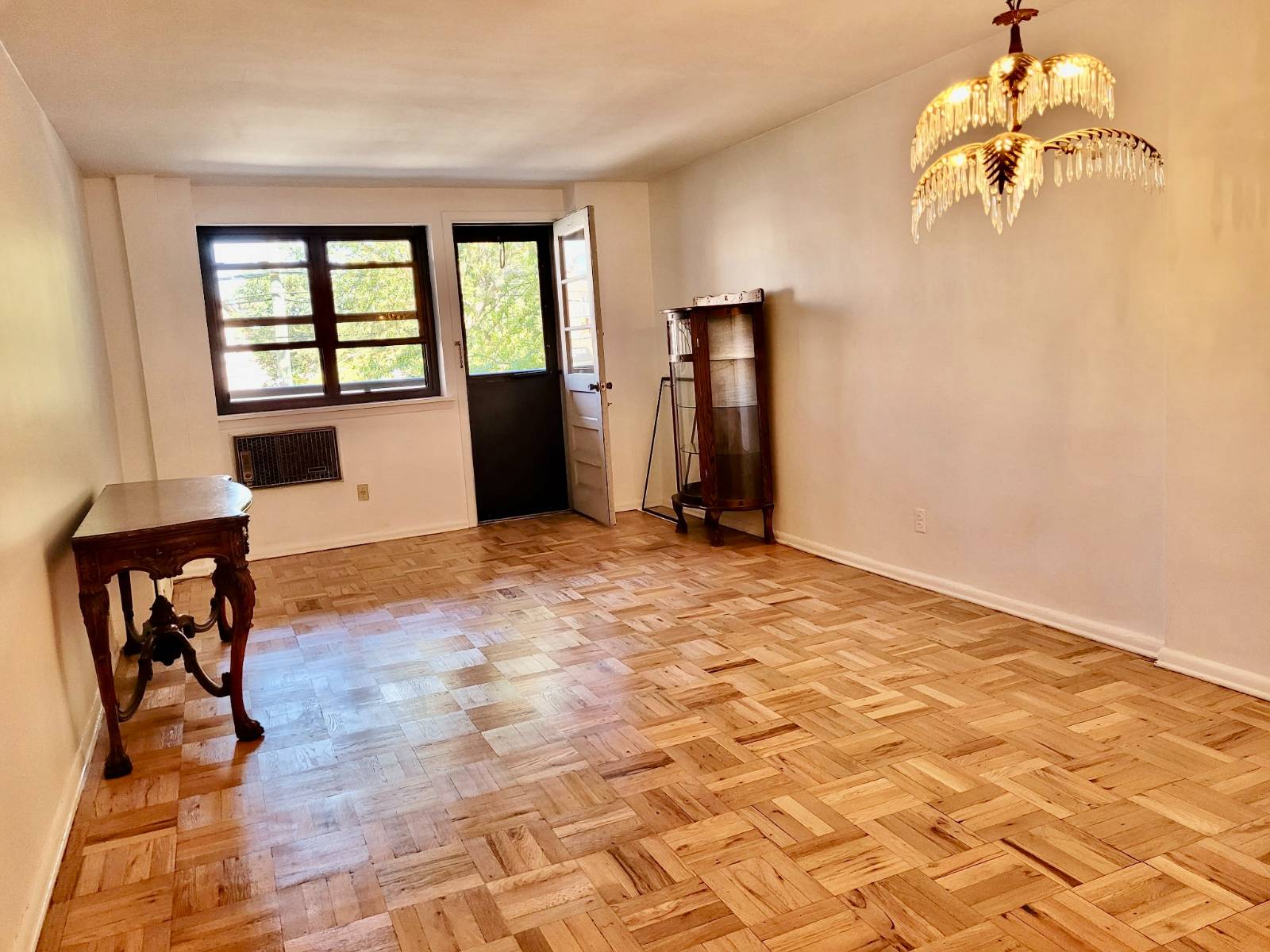 #6 photo, 315 Atlantic Ave., ナッソー郡 East Rockaway , NY 11518