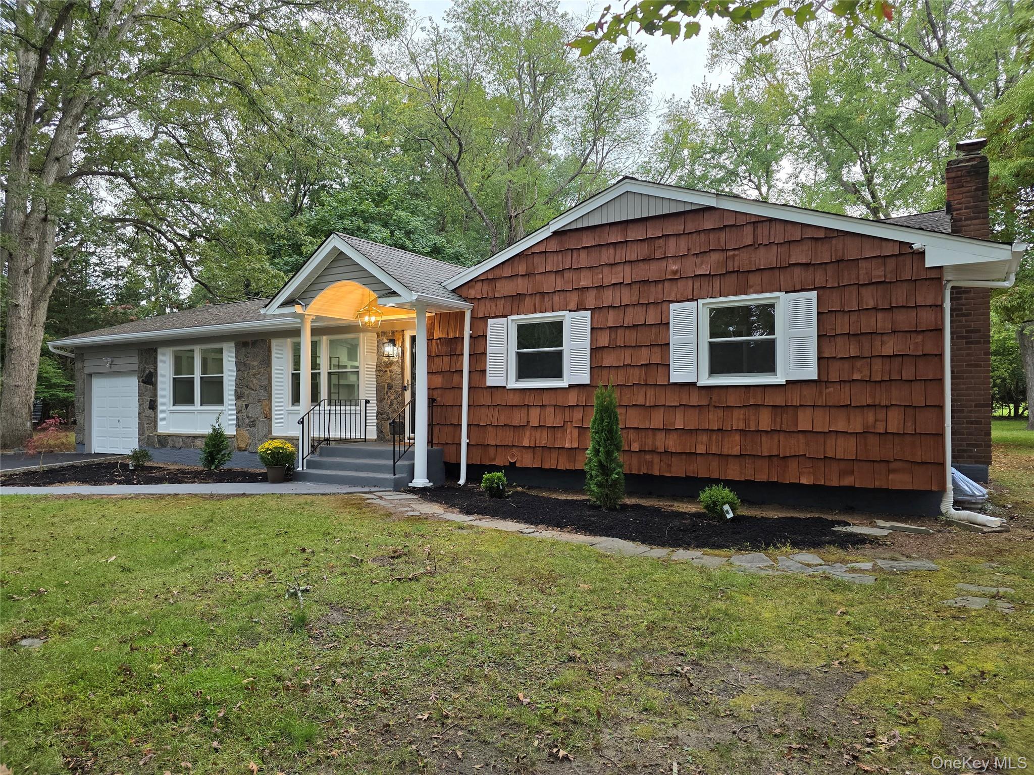 #1 photo, 64 Brooksite Drive, サフォーク郡 Smithtown , NY 11787