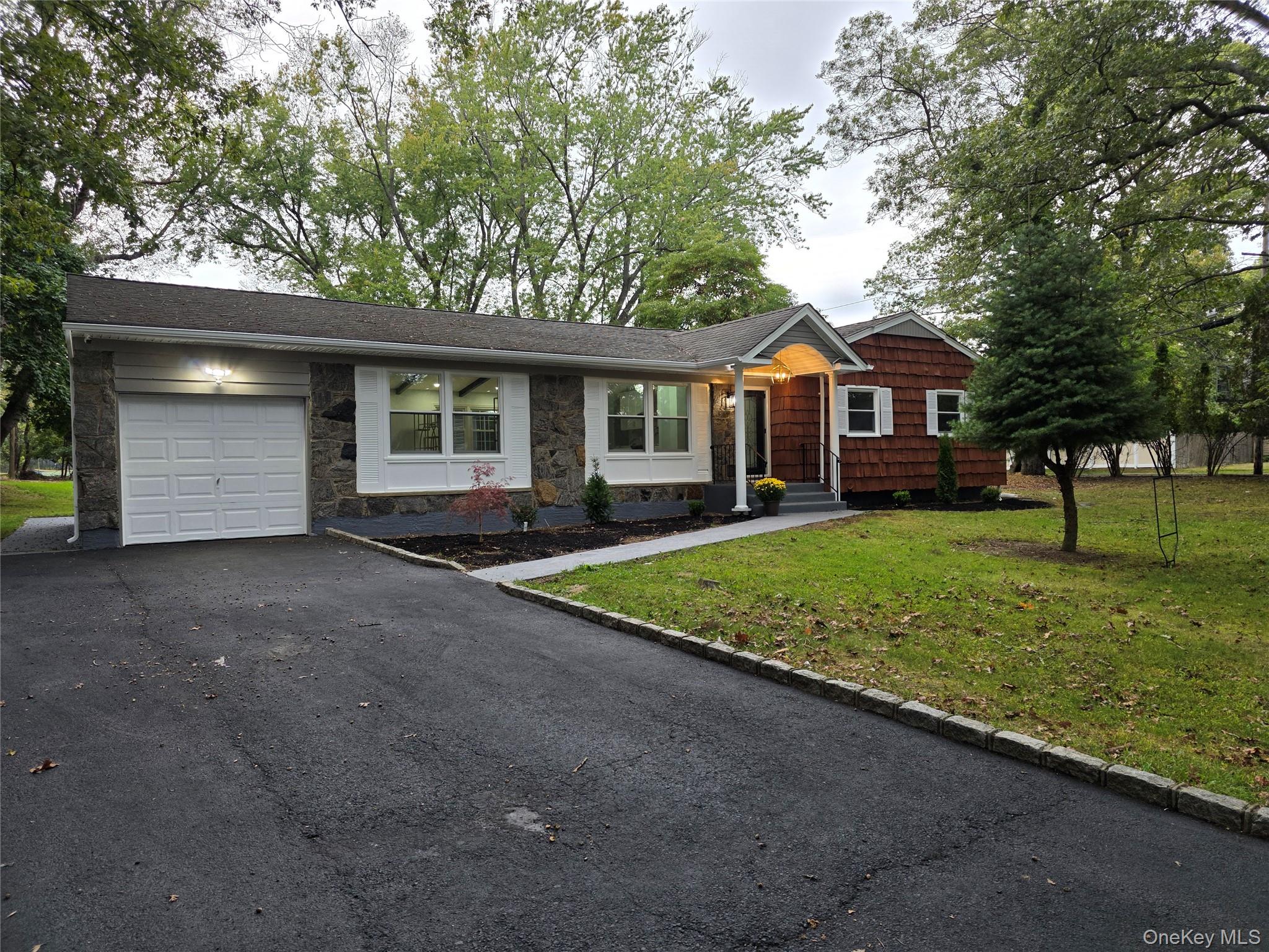 #2 photo, 64 Brooksite Drive, サフォーク郡 Smithtown , NY 11787