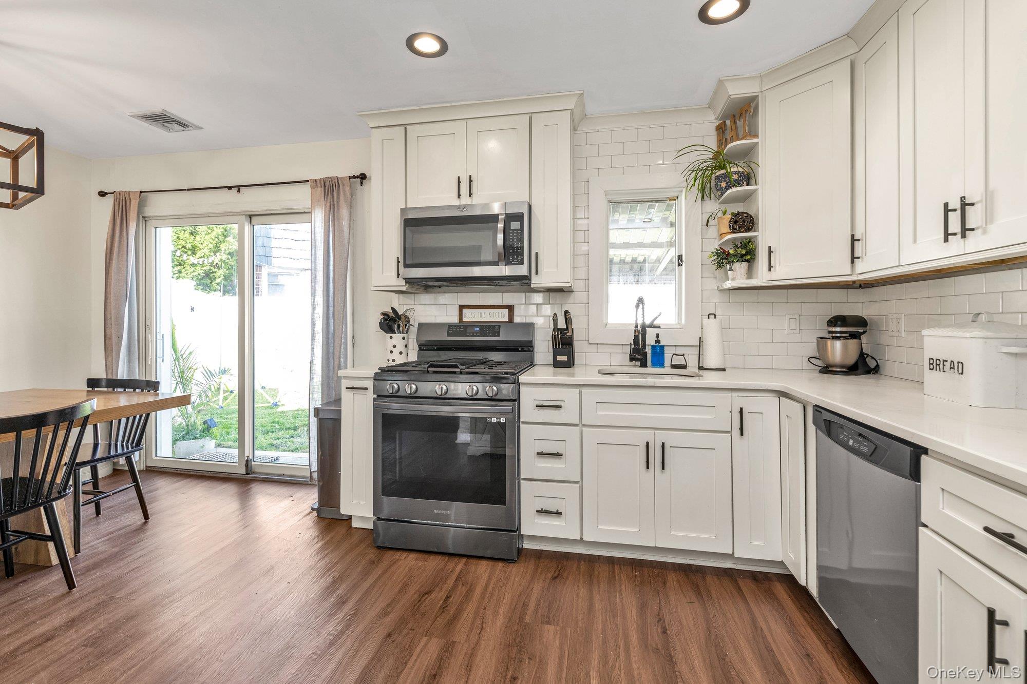 #8 photo, 95 Wheeler Avenue, Valley Stream , NY 11580