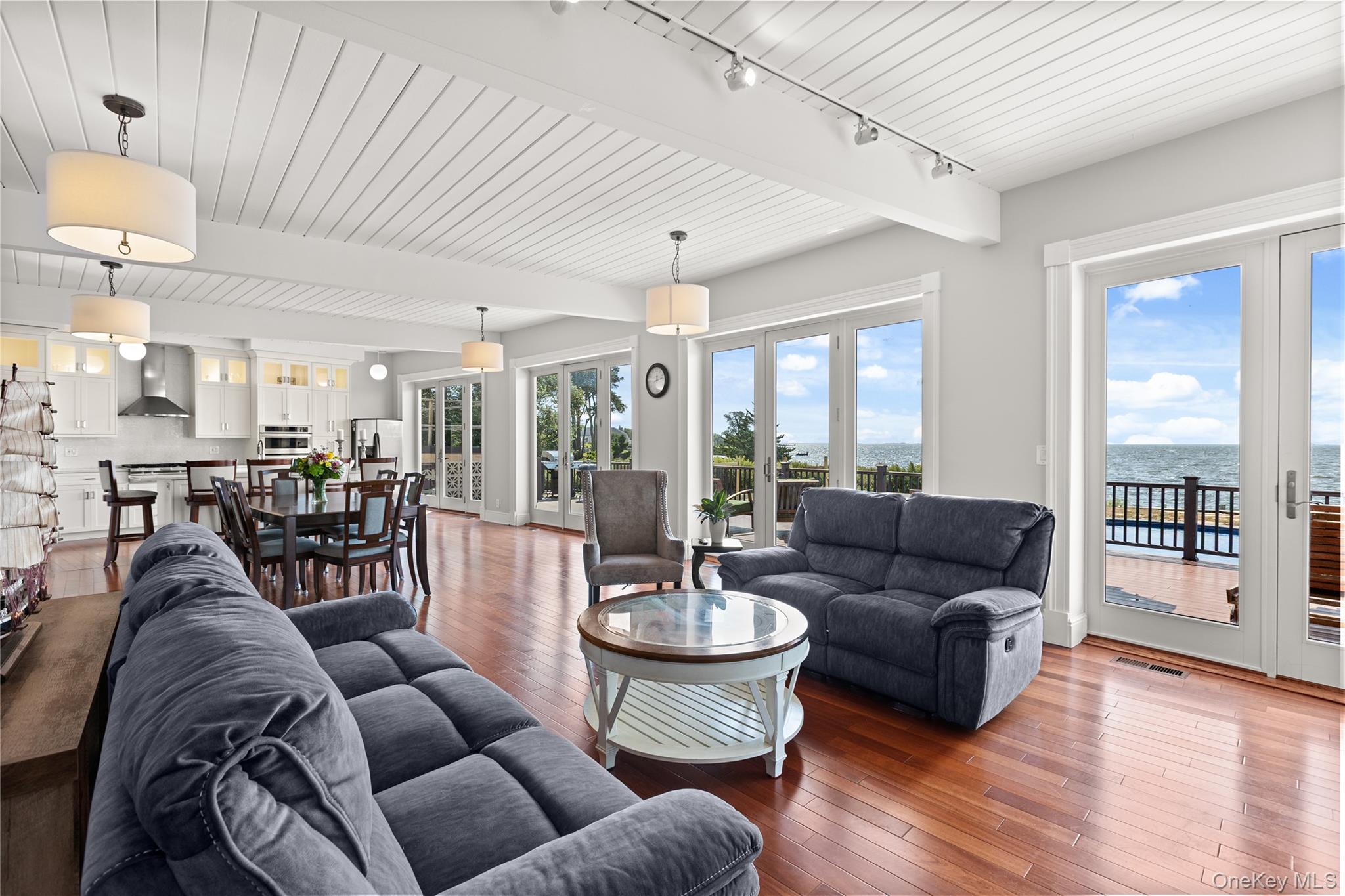 #11 photo, 10 Great Cove Lane, Islip , NY 11751