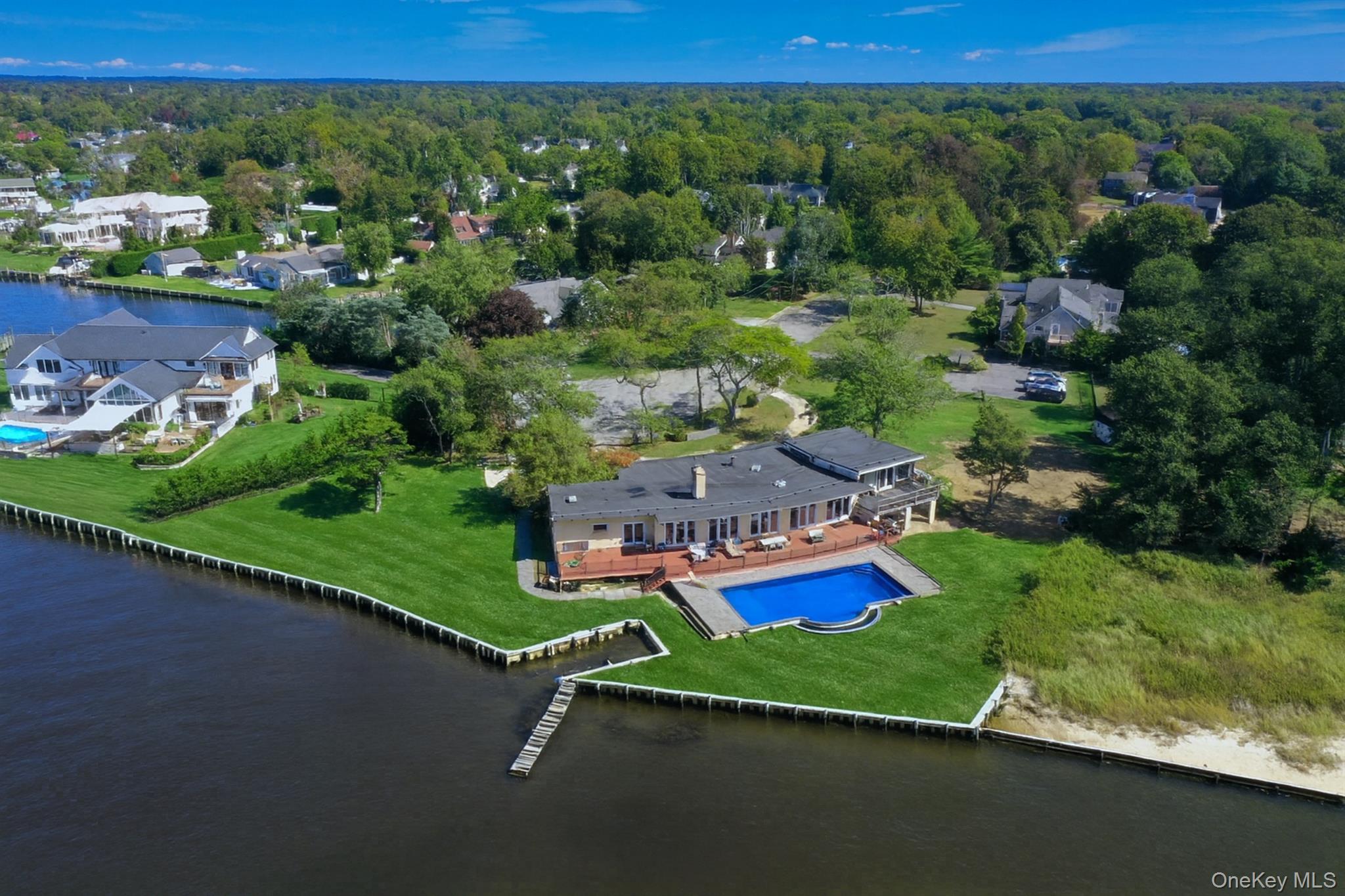 #5 photo, 10 Great Cove Lane, Islip , NY 11751