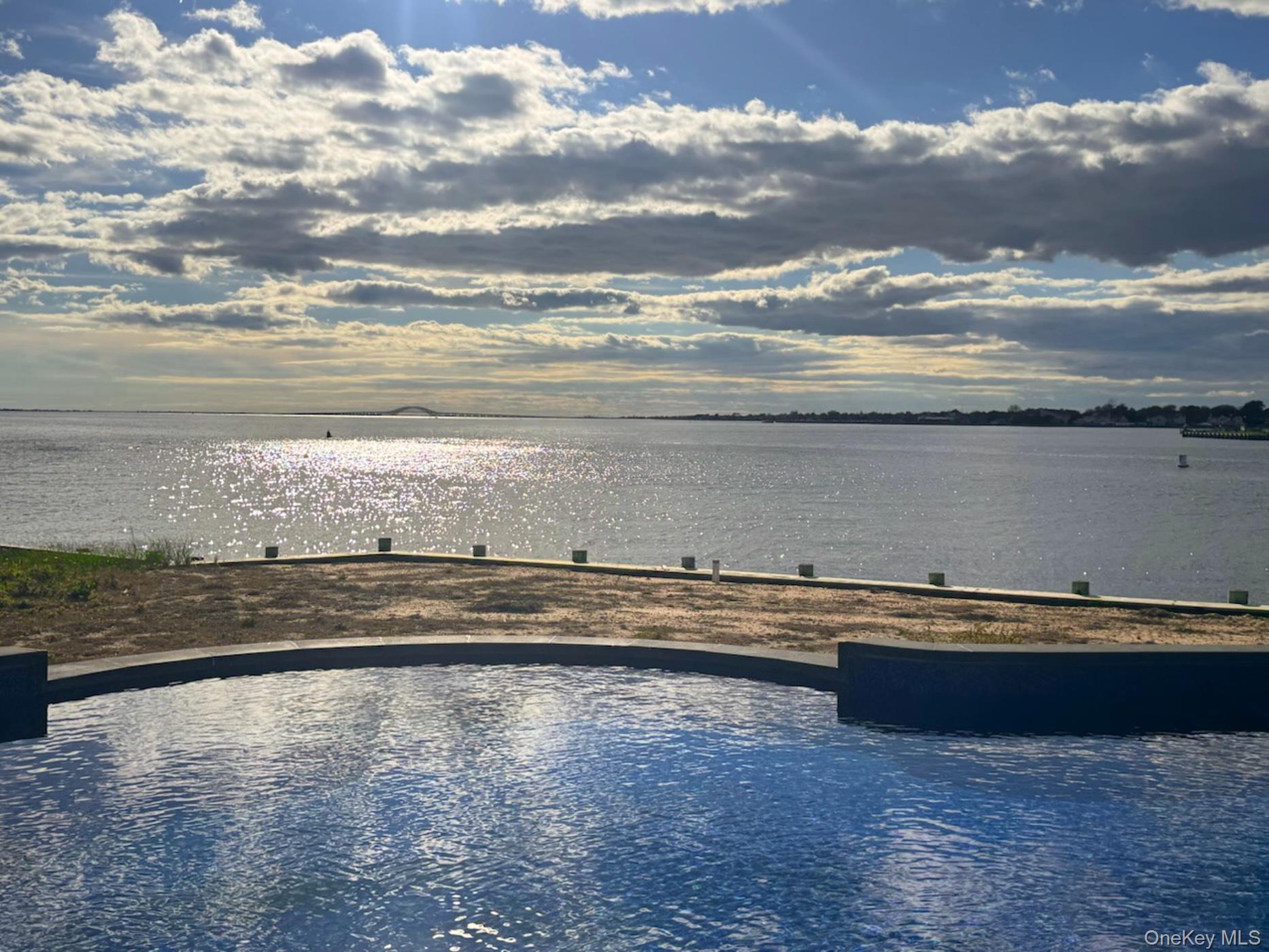 #6 photo, 10 Great Cove Lane, Islip , NY 11751