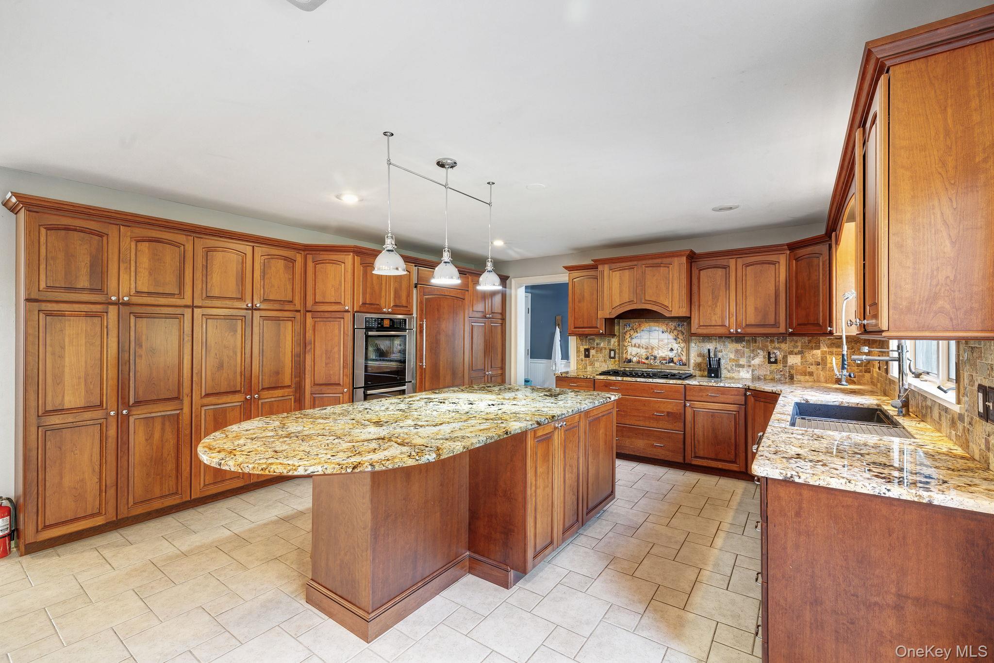 #7 photo, 1010 Pine View, New Windsor , NY 12553