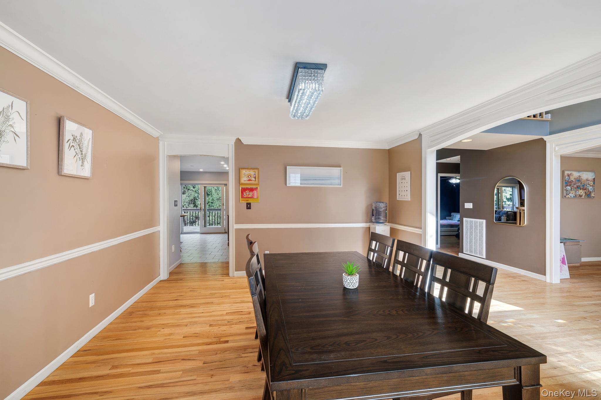 #8 photo, 1010 Pine View, New Windsor , NY 12553