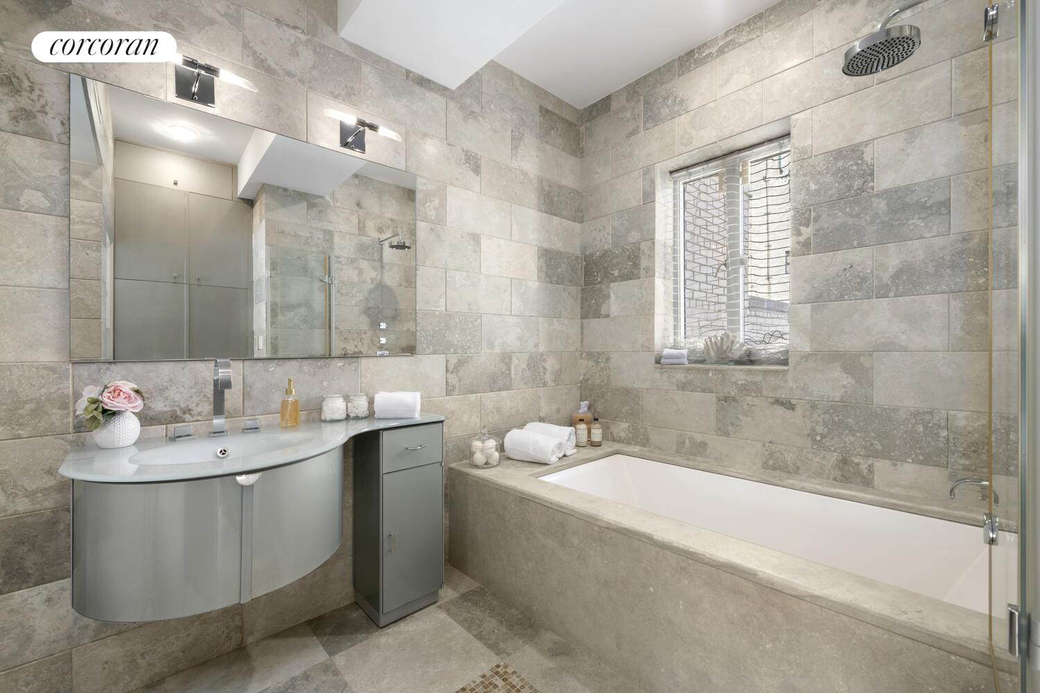 #7 photo, 880 5TH Avenue, Lenox Hill , NY 10021