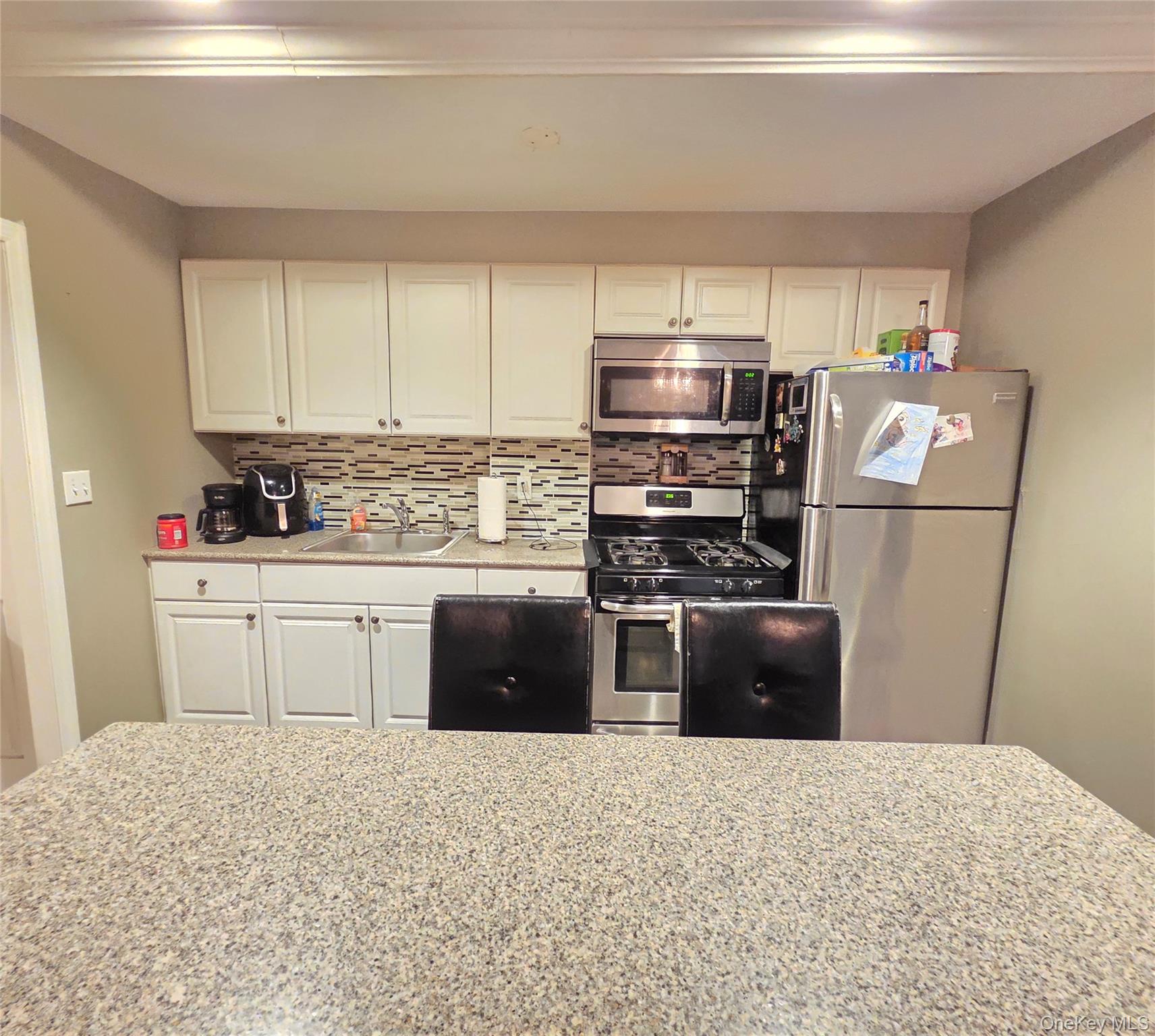 #20 photo, 2553 Fish Avenue, Bronx , NY 10469