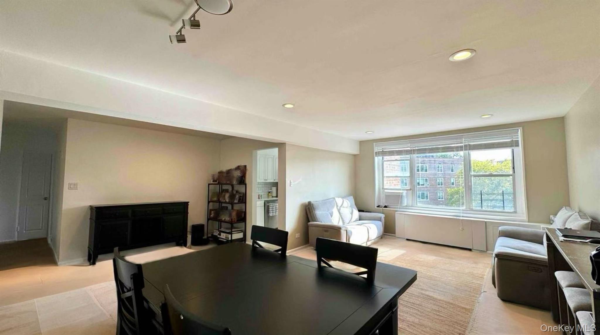 #10 photo, 211-10 18th Avenue, クイーンズ区 Bayside , NY 11360