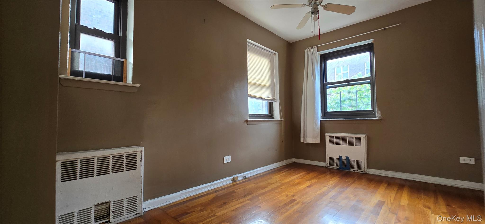 #15 photo, 94-11 60th Avenue, Elmhurst , NY 11373