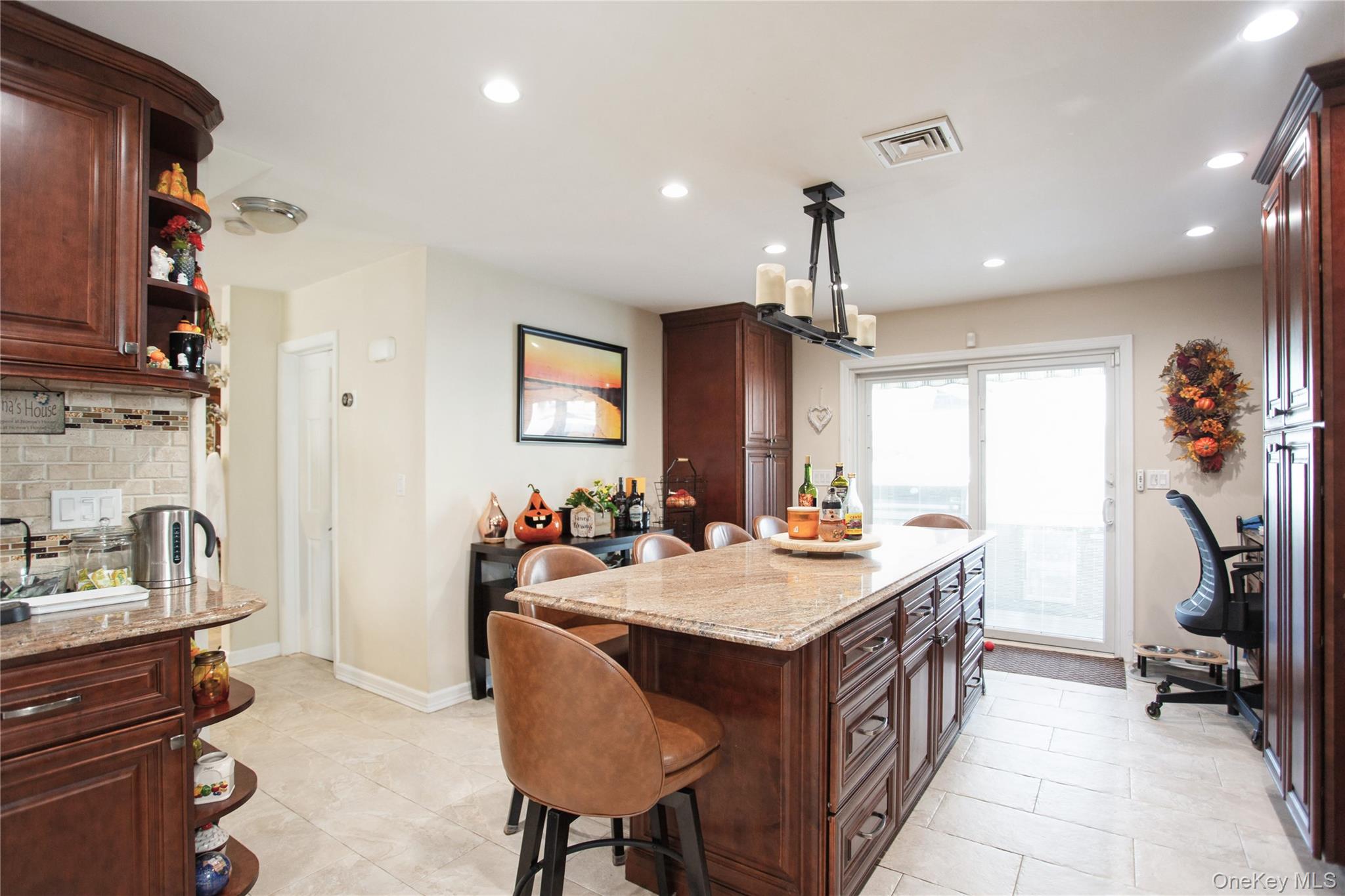 #7 photo, 24 Yarmouth Road, ナッソー郡 East Rockaway , NY 11518