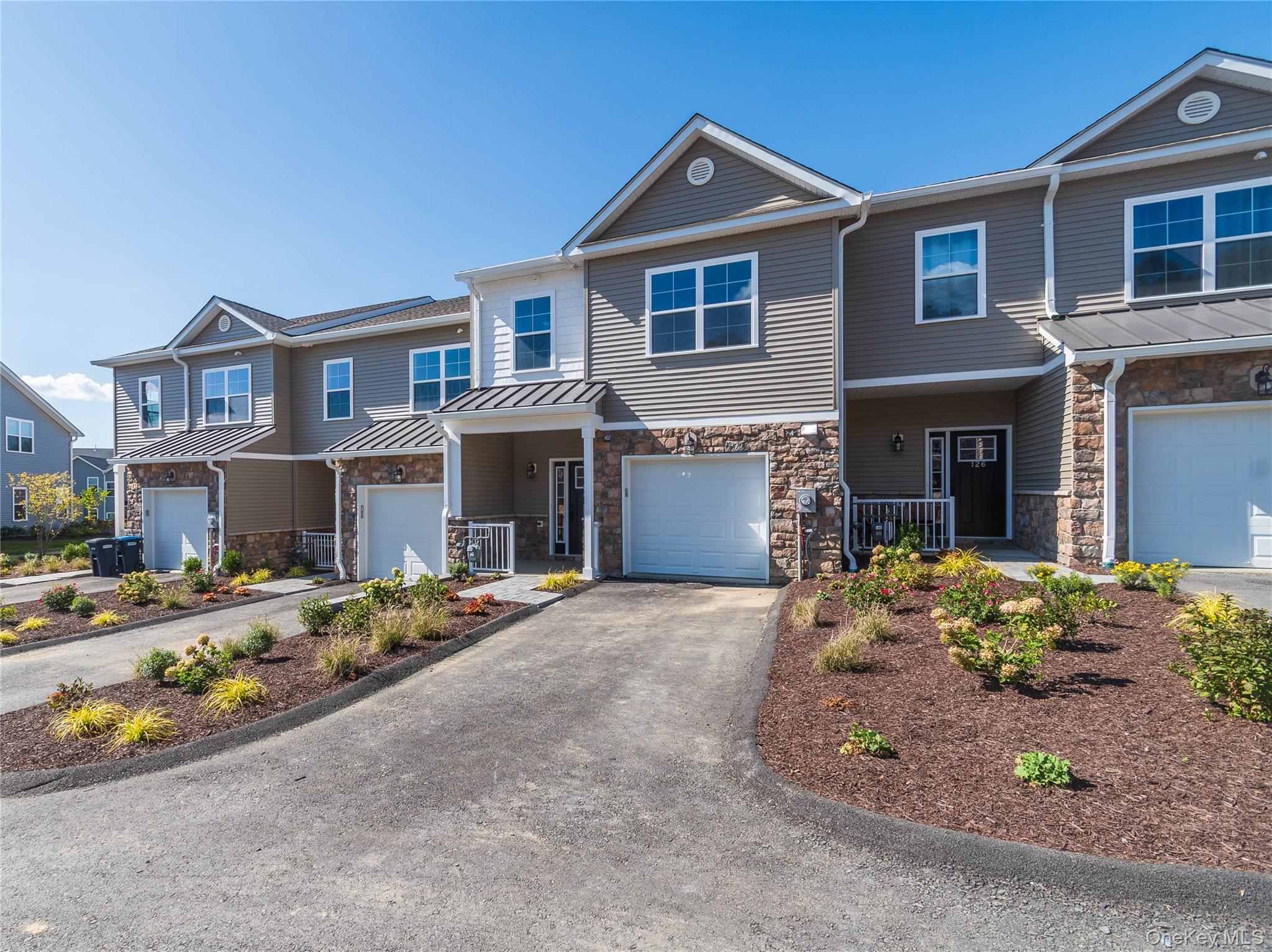 #2 photo, 128 Hudson View Terrace, Hyde Park , NY 12538