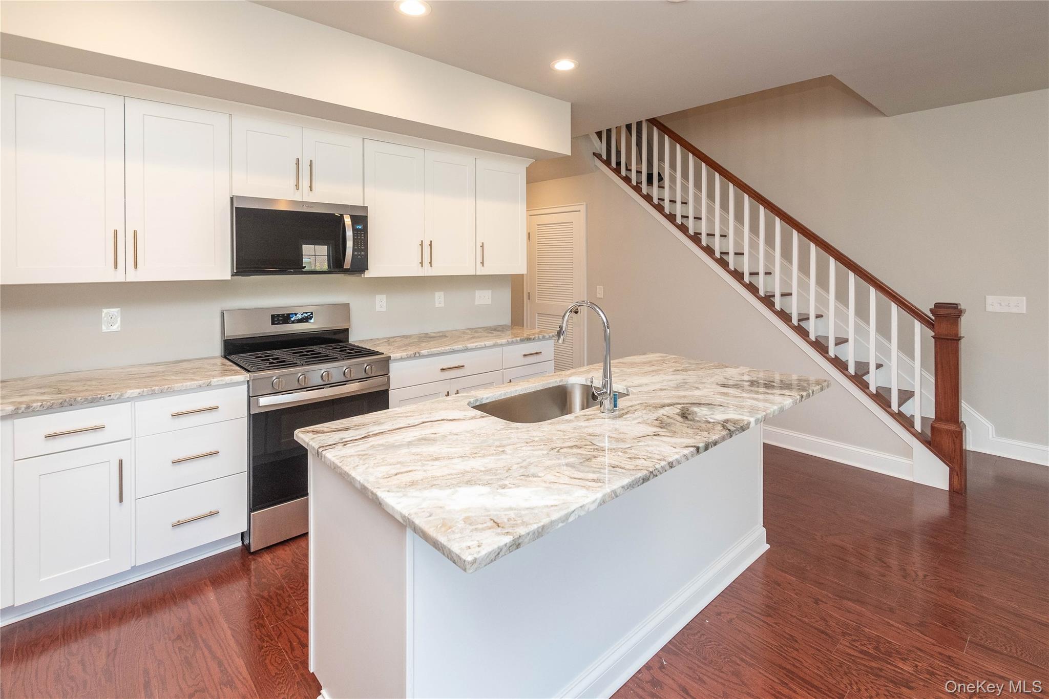 #5 photo, 128 Hudson View Terrace, Hyde Park , NY 12538