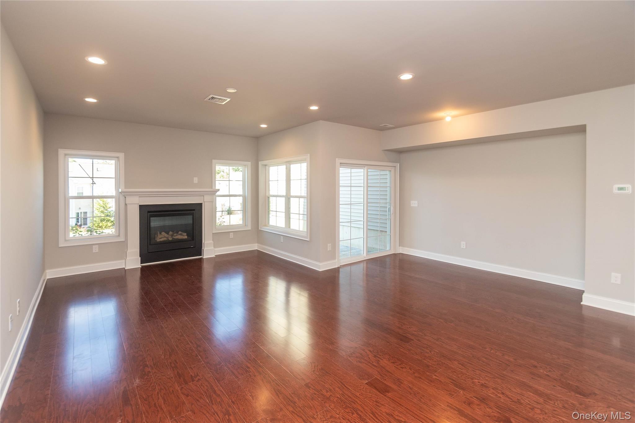 #8 photo, 128 Hudson View Terrace, Hyde Park , NY 12538